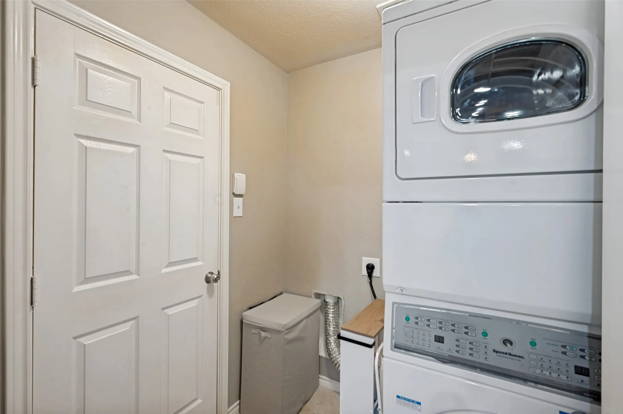 Single Family Residence For Sale in Denton County , 8920 Stewart Street, Cross Roads, Texas 76227, 3 Bedroom, 2 Bathroom, 1 Garage spaces, 1,201 Sqft, built in 2005, mls#21325982, Real Estate Agent in Cross Roads, Homes For Sale in Denton county, Homes For Sale in Cross Roads, Realtor in Cross Roads Texas, Real Estate Brokerage Independent Realty Texas, Luminita Cordes Realtor