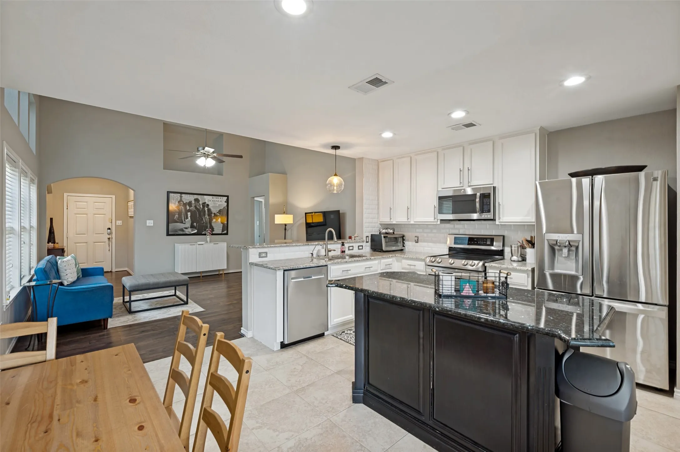 Single Family Residence For Sale in Denton County , 8920 Stewart Street, Cross Roads, Texas 76227, 3 Bedroom, 2 Bathroom, 1 Garage spaces, 1,201 Sqft, built in 2005, mls#21325982, Real Estate Agent in Cross Roads, Homes For Sale in Denton county, Homes For Sale in Cross Roads, Realtor in Cross Roads Texas, Real Estate Brokerage Independent Realty Texas, Luminita Cordes Realtor
