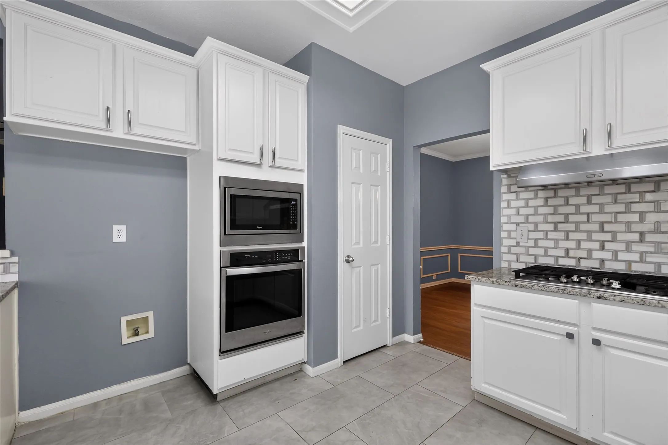 Single Family Residence For Sale in Tarrant County , 3909 Tuscany Court, Arlington, Texas 76016, 5 Bedroom, 3 Bathroom, 2 Garage spaces, 2,980 Sqft, built in 1994, mls#21330540, Real Estate Agent in Arlington, Homes For Sale in Tarrant county, Homes For Sale in Arlington, Realtor in Arlington Texas, Real Estate Brokerage Independent Realty Texas, Luminita Cordes Realtor