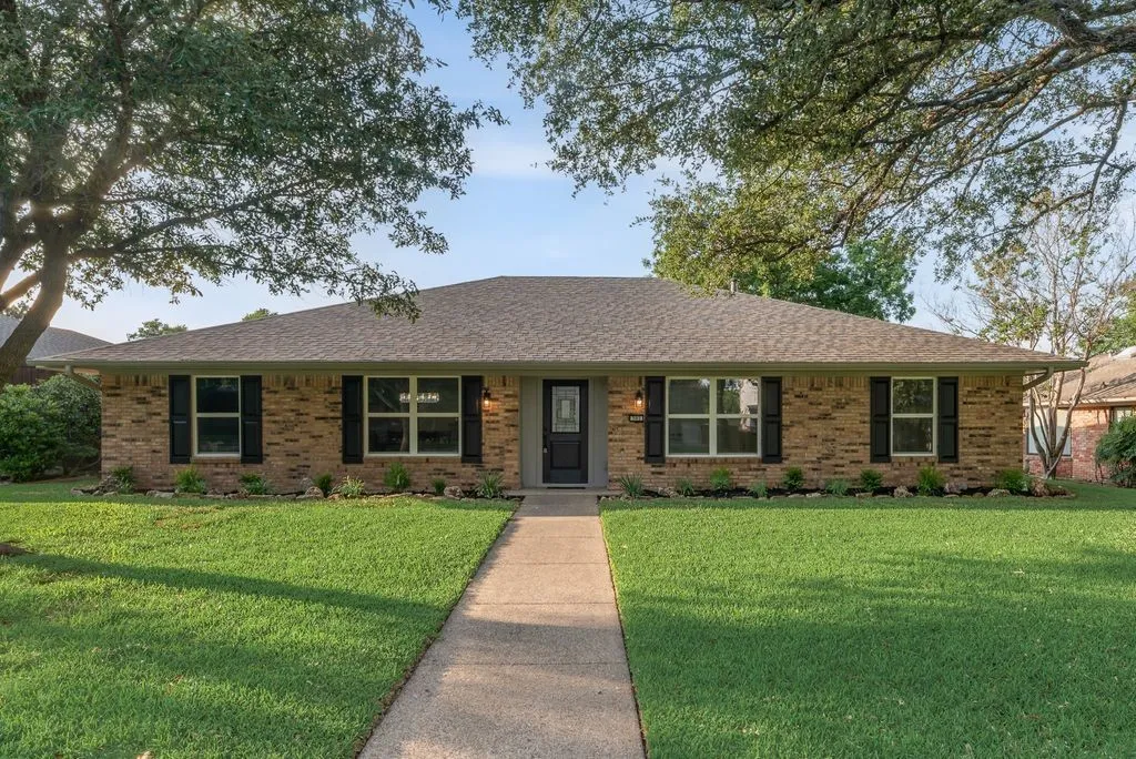 Single Family Residence For Sale in Collin County , 302 Shady Hill Drive, Richardson, Texas 75080, 3 Bedroom, 3 Bathroom, 2 Garage spaces, 2,342 Sqft, built in 1970, mls#21330528, Real Estate Agent in Richardson, Homes For Sale in Collin county, Homes For Sale in Richardson, Realtor in Richardson Texas, Real Estate Brokerage Independent Realty Texas, Luminita Cordes Realtor