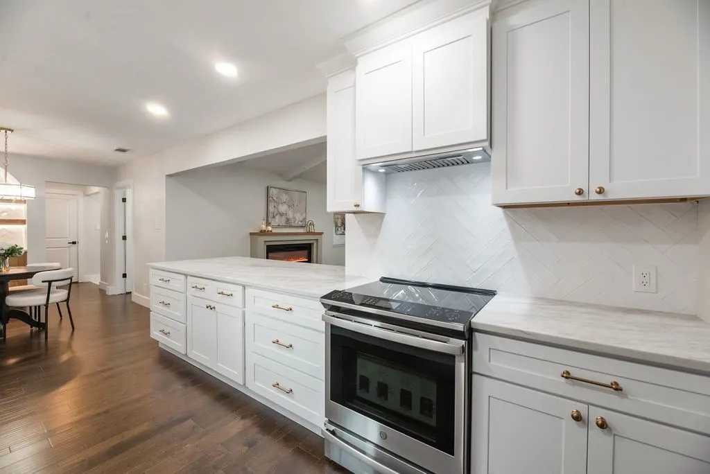 Single Family Residence For Sale in Collin County , 302 Shady Hill Drive, Richardson, Texas 75080, 3 Bedroom, 3 Bathroom, 2 Garage spaces, 2,342 Sqft, built in 1970, mls#21330528, Real Estate Agent in Richardson, Homes For Sale in Collin county, Homes For Sale in Richardson, Realtor in Richardson Texas, Real Estate Brokerage Independent Realty Texas, Luminita Cordes Realtor