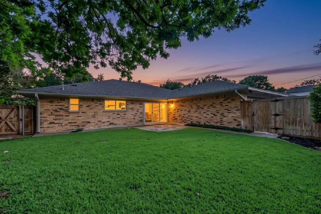 Single Family Residence For Sale in Collin County , 302 Shady Hill Drive, Richardson, Texas 75080, 3 Bedroom, 3 Bathroom, 2 Garage spaces, 2,342 Sqft, built in 1970, mls#21330528, Real Estate Agent in Richardson, Homes For Sale in Collin county, Homes For Sale in Richardson, Realtor in Richardson Texas, Real Estate Brokerage Independent Realty Texas, Luminita Cordes Realtor