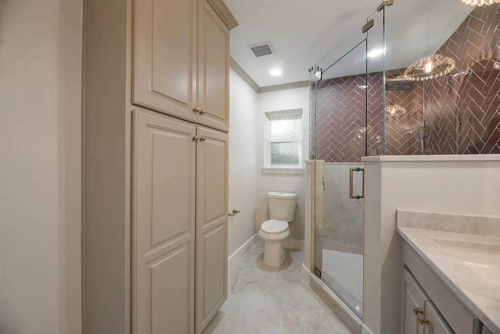 Single Family Residence For Sale in Collin County , 302 Shady Hill Drive, Richardson, Texas 75080, 3 Bedroom, 3 Bathroom, 2 Garage spaces, 2,342 Sqft, built in 1970, mls#21330528, Real Estate Agent in Richardson, Homes For Sale in Collin county, Homes For Sale in Richardson, Realtor in Richardson Texas, Real Estate Brokerage Independent Realty Texas, Luminita Cordes Realtor