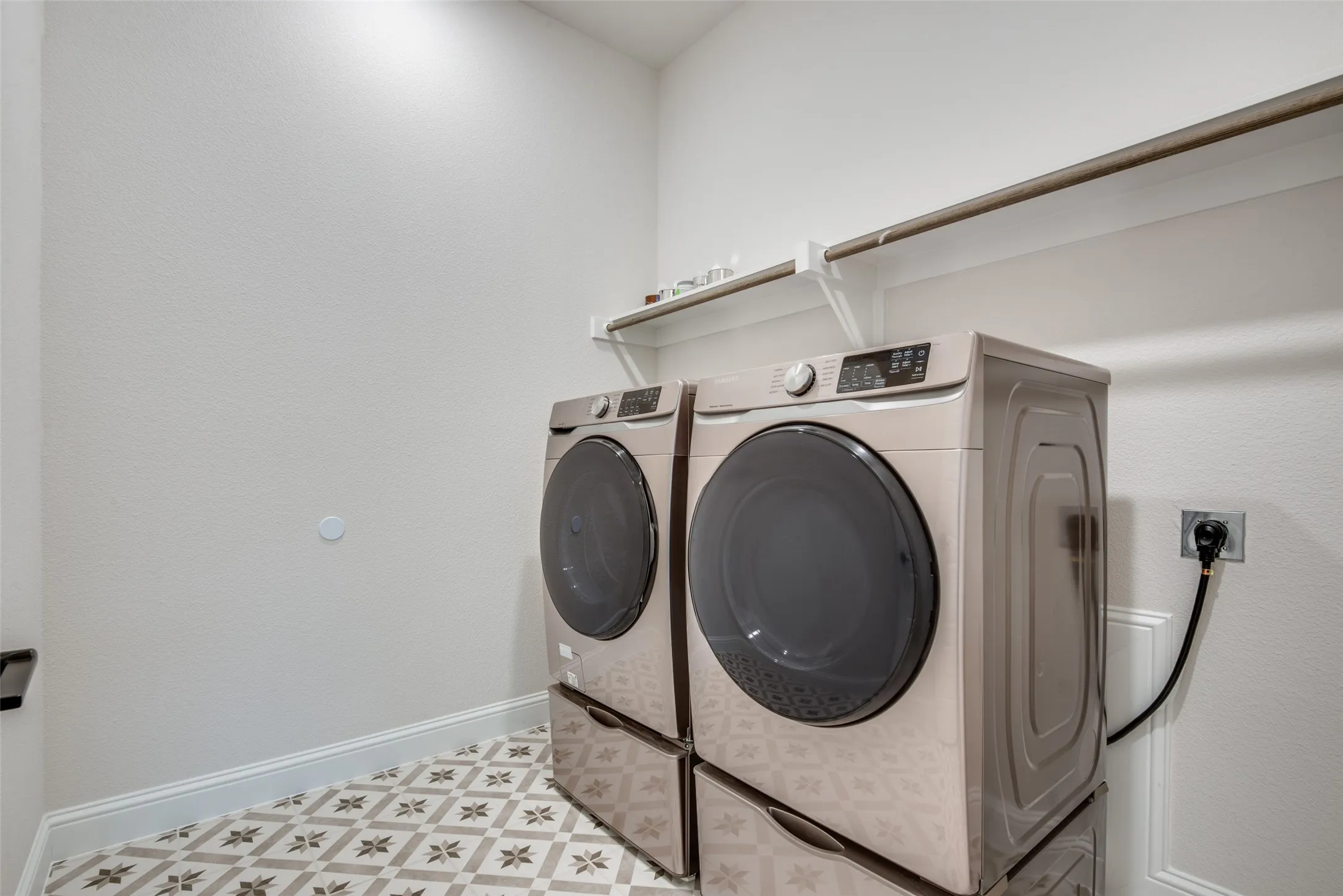 Single Family Residence For Rent in Denton County , 8452 Tripoli Trail, Frisco, Texas 75034, 3 Bedrooms, 3 Bathrooms, 2 Garage spaces, 2,584 Sqft, built in 2020, Price $4,000, mls#21330582, Real Estate Agent in Frisco, Homes For Rent in Denton county, Homes For Rent in Frisco, Realtor in Frisco Texas, Real Estate Brokerage Independent Realty Texas, Luminita Cordes Realtor