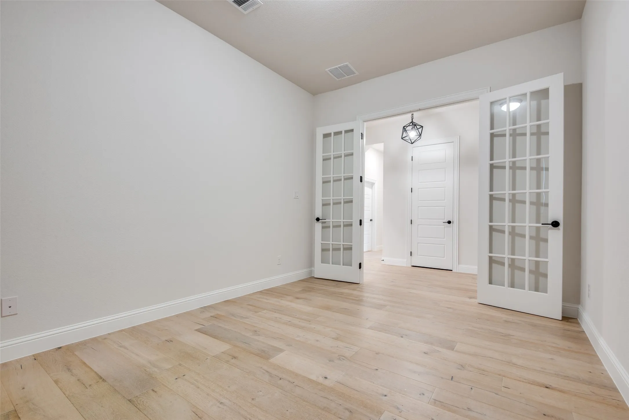 Single Family Residence For Rent in Denton County , 8452 Tripoli Trail, Frisco, Texas 75034, 3 Bedrooms, 3 Bathrooms, 2 Garage spaces, 2,584 Sqft, built in 2020, Price $4,000, mls#21330582, Real Estate Agent in Frisco, Homes For Rent in Denton county, Homes For Rent in Frisco, Realtor in Frisco Texas, Real Estate Brokerage Independent Realty Texas, Luminita Cordes Realtor