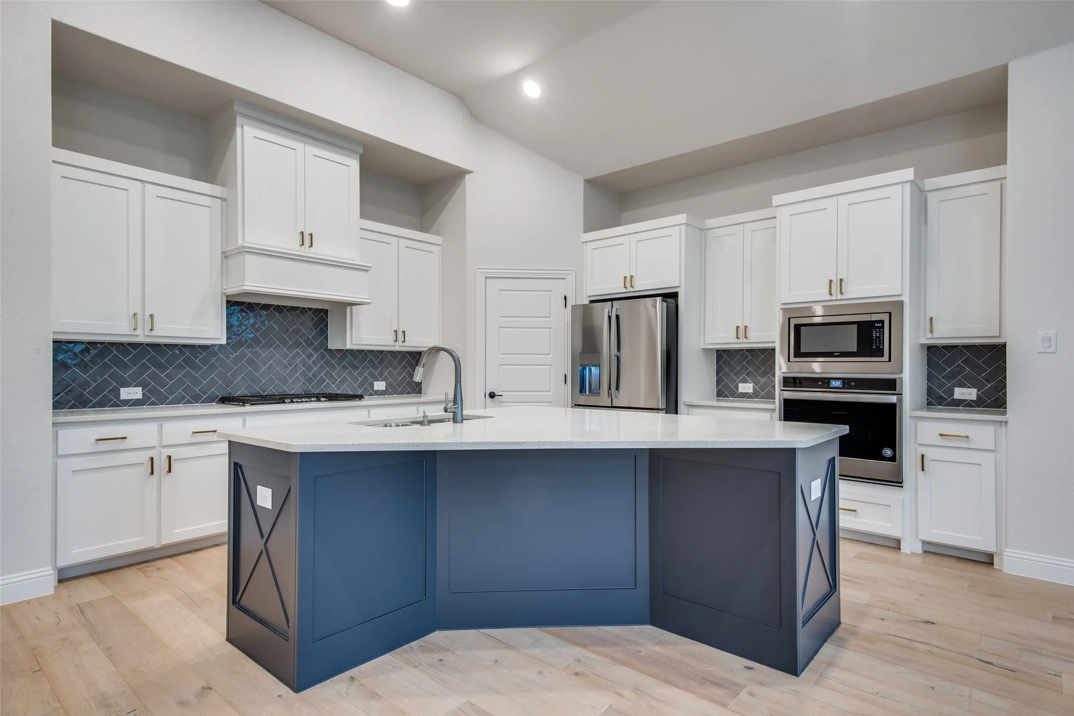 Single Family Residence For Rent in Denton County , 8452 Tripoli Trail, Frisco, Texas 75034, 3 Bedrooms, 3 Bathrooms, 2 Garage spaces, 2,584 Sqft, built in 2020, Price $4,000, mls#21330582, Real Estate Agent in Frisco, Homes For Rent in Denton county, Homes For Rent in Frisco, Realtor in Frisco Texas, Real Estate Brokerage Independent Realty Texas, Luminita Cordes Realtor