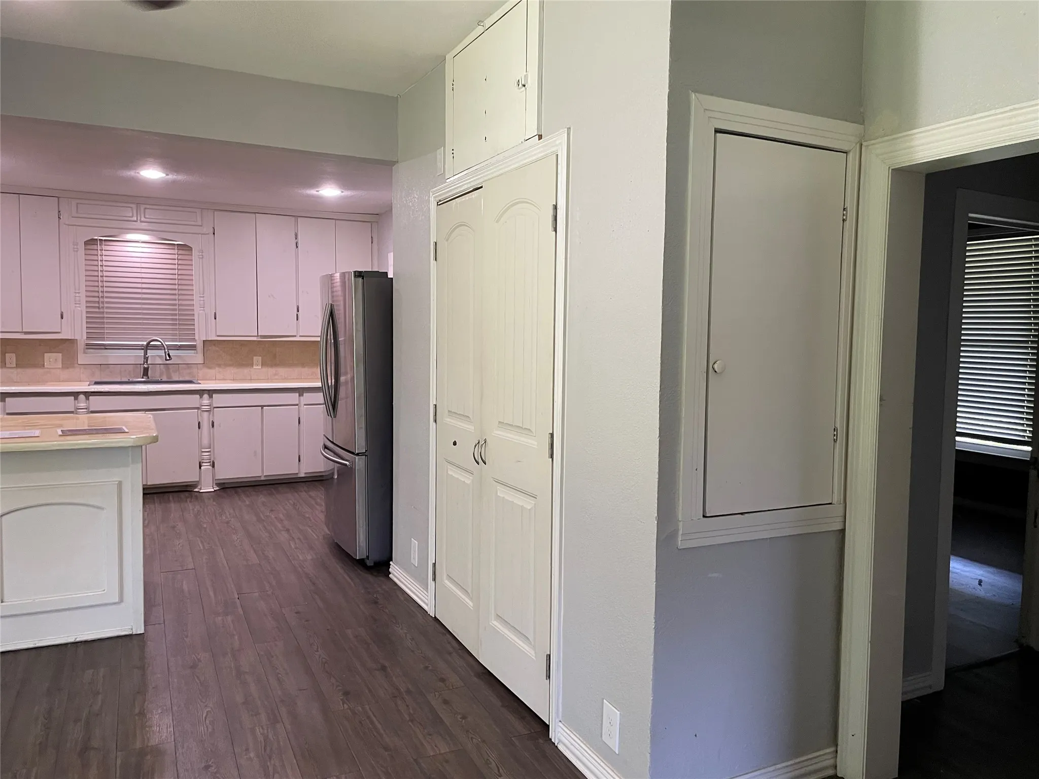 Single Family Residence For Sale in Grayson County , 1115 W Lamar Street, Sherman, Texas 75092, 2 Bedroom, 2 Bathroom, Garage spaces, 1,176 Sqft, built in 1955, mls#21329818, Real Estate Agent in Sherman, Homes For Sale in Grayson county, Homes For Sale in Sherman, Realtor in Sherman Texas, Real Estate Brokerage Independent Realty Texas, Luminita Cordes Realtor