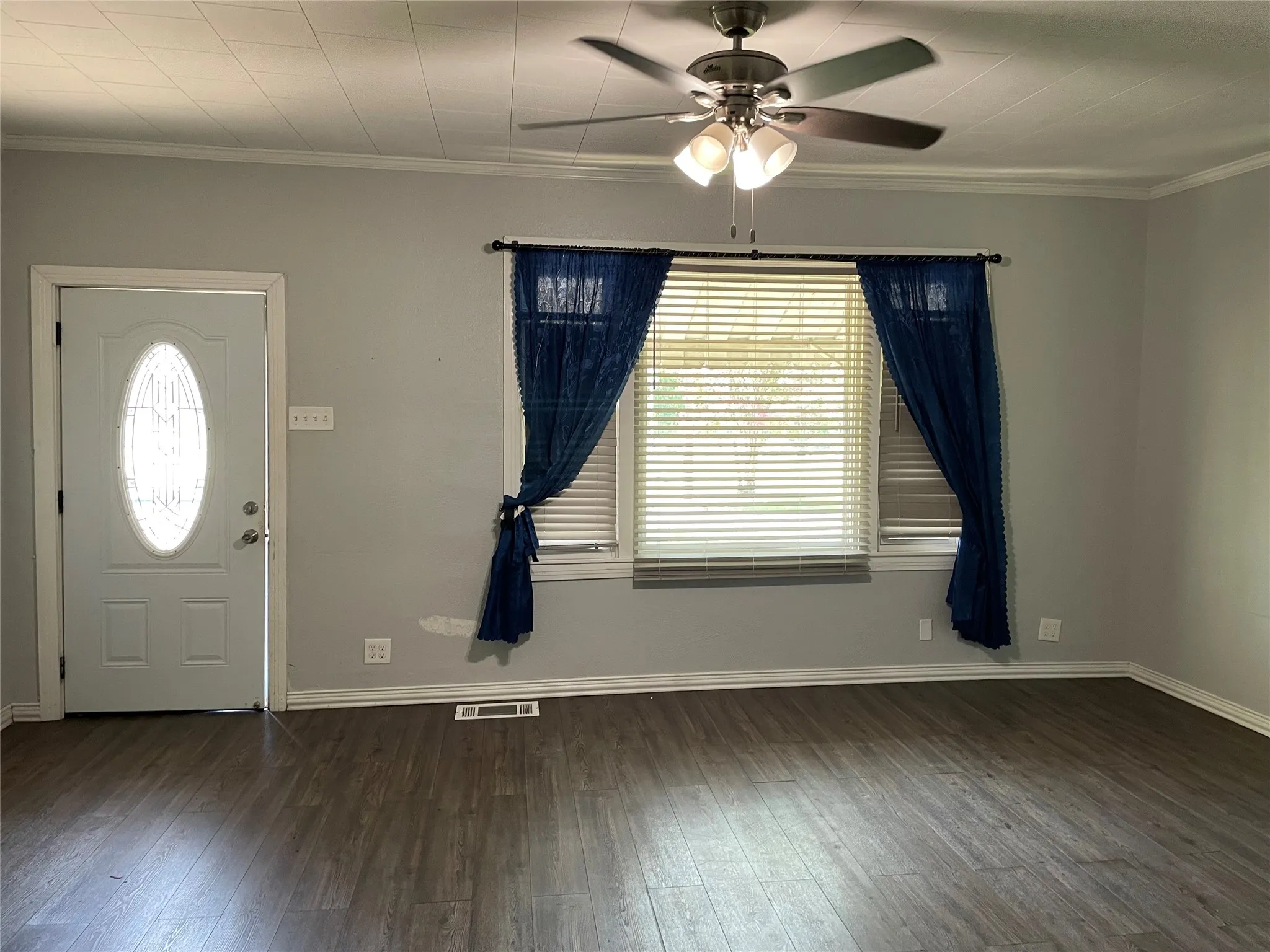 Single Family Residence For Sale in Grayson County , 1115 W Lamar Street, Sherman, Texas 75092, 2 Bedroom, 2 Bathroom, Garage spaces, 1,176 Sqft, built in 1955, mls#21329818, Real Estate Agent in Sherman, Homes For Sale in Grayson county, Homes For Sale in Sherman, Realtor in Sherman Texas, Real Estate Brokerage Independent Realty Texas, Luminita Cordes Realtor