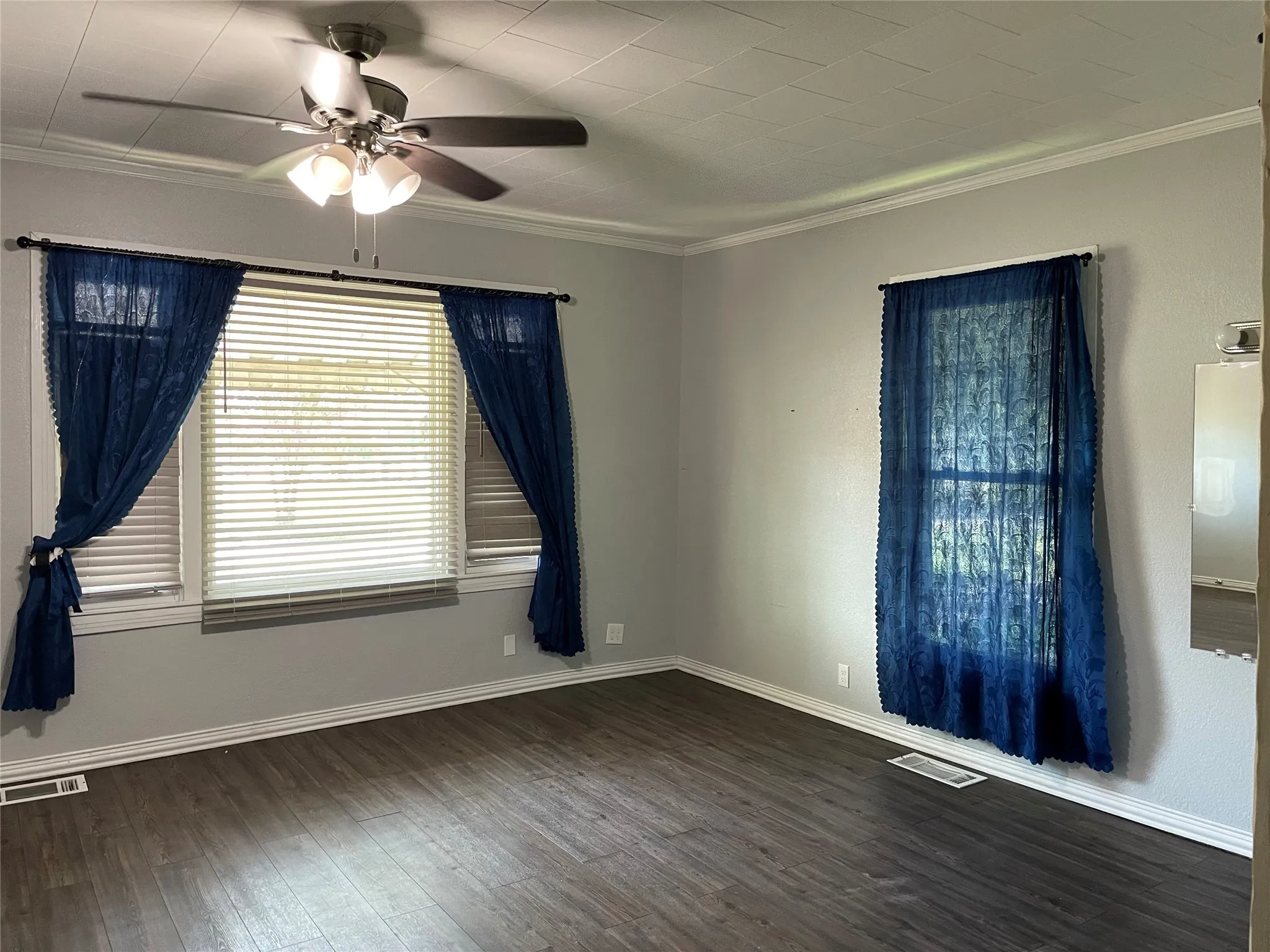 Single Family Residence For Sale in Grayson County , 1115 W Lamar Street, Sherman, Texas 75092, 2 Bedroom, 2 Bathroom, Garage spaces, 1,176 Sqft, built in 1955, mls#21329818, Real Estate Agent in Sherman, Homes For Sale in Grayson county, Homes For Sale in Sherman, Realtor in Sherman Texas, Real Estate Brokerage Independent Realty Texas, Luminita Cordes Realtor
