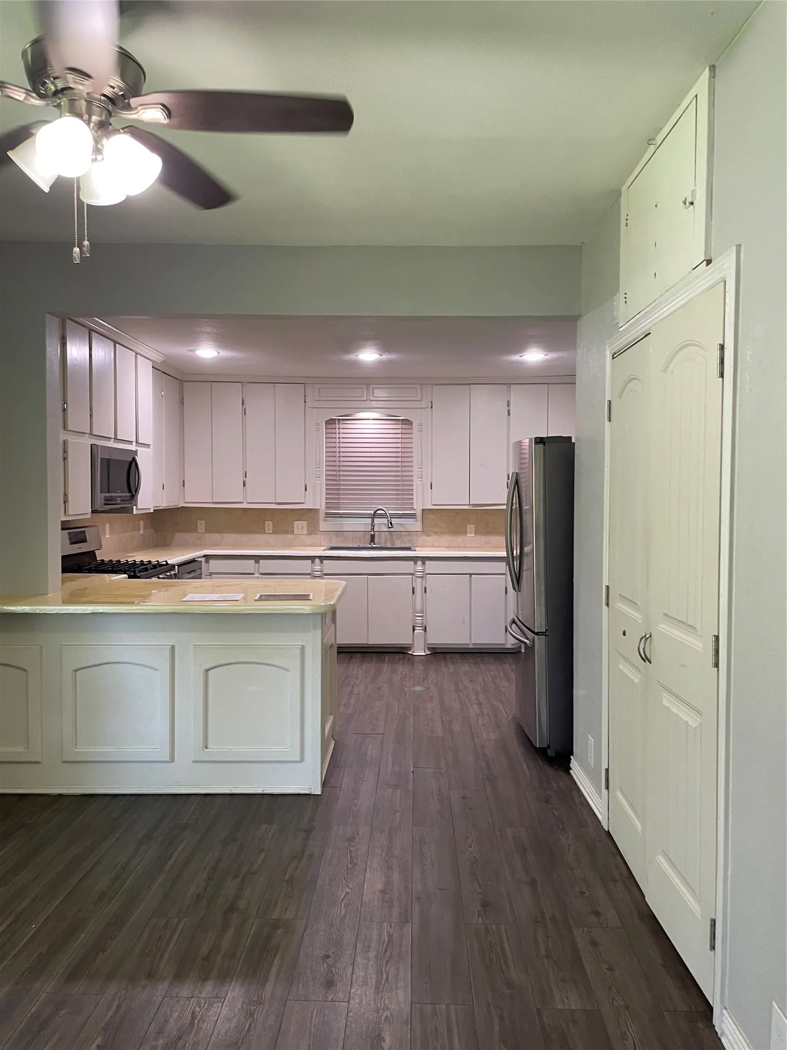 Single Family Residence For Sale in Grayson County , 1115 W Lamar Street, Sherman, Texas 75092, 2 Bedroom, 2 Bathroom, Garage spaces, 1,176 Sqft, built in 1955, mls#21329818, Real Estate Agent in Sherman, Homes For Sale in Grayson county, Homes For Sale in Sherman, Realtor in Sherman Texas, Real Estate Brokerage Independent Realty Texas, Luminita Cordes Realtor