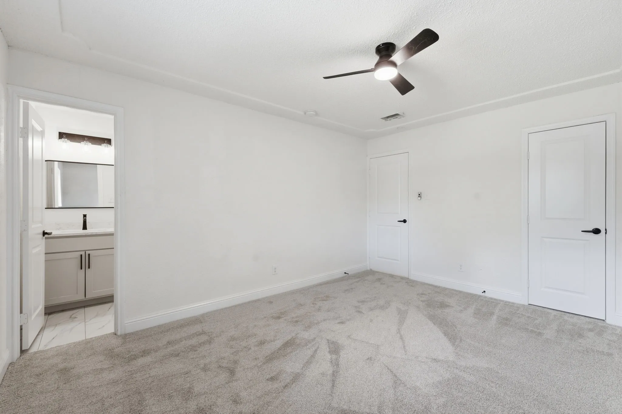 Single Family Residence For Sale in Tarrant County , 1004 E georgian Road, Saginaw, Texas 76179, 3 Bedroom, 2 Bathroom, Garage spaces, 2,065 Sqft, built in 1977, mls#21309165, Real Estate Agent in Saginaw, Homes For Sale in Tarrant county, Homes For Sale in Saginaw, Realtor in Saginaw Texas, Real Estate Brokerage Independent Realty Texas, Luminita Cordes Realtor