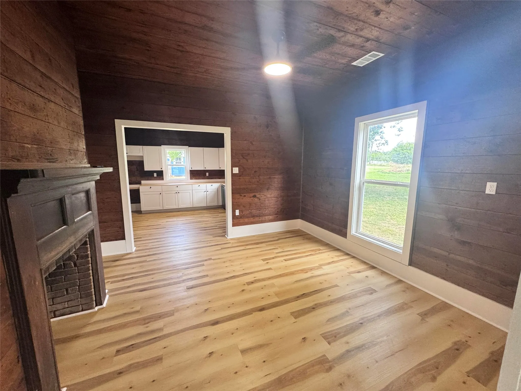 Single Family Residence For Sale in Brown County , 700 Avenue H, Blanket, Texas 76432, 3 Bedroom, 2 Bathroom, Garage spaces, 1,556 Sqft, built in 1907, Price $219,000, mls#21330593, Real Estate Agent in Blanket, Homes For Sale in Brown county, Homes For Sale in Blanket, Realtor in Blanket Texas, Real Estate Brokerage Independent Realty Texas, Luminita Cordes Realtor