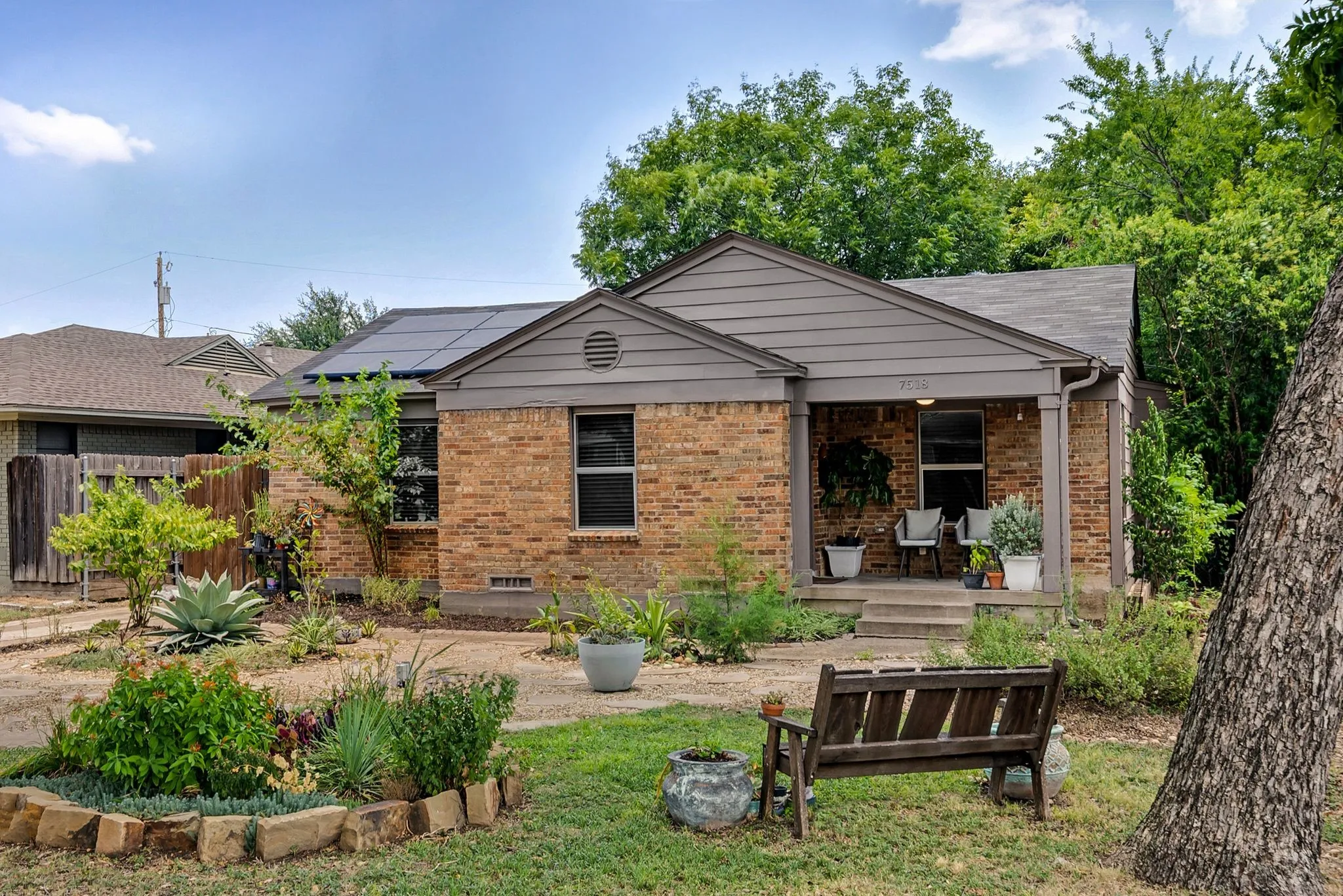 Single Family Residence For Sale in Dallas County , 7518 Morton Street, Dallas, Texas 75209, 3 Bedroom, 3 Bathroom, Garage spaces, 1,964 Sqft, built in 1946, mls#21330117, Real Estate Agent in Dallas, Homes For Sale in Dallas county, Homes For Sale in Dallas, Realtor in Dallas Texas, Real Estate Brokerage Independent Realty Texas, Luminita Cordes Realtor
