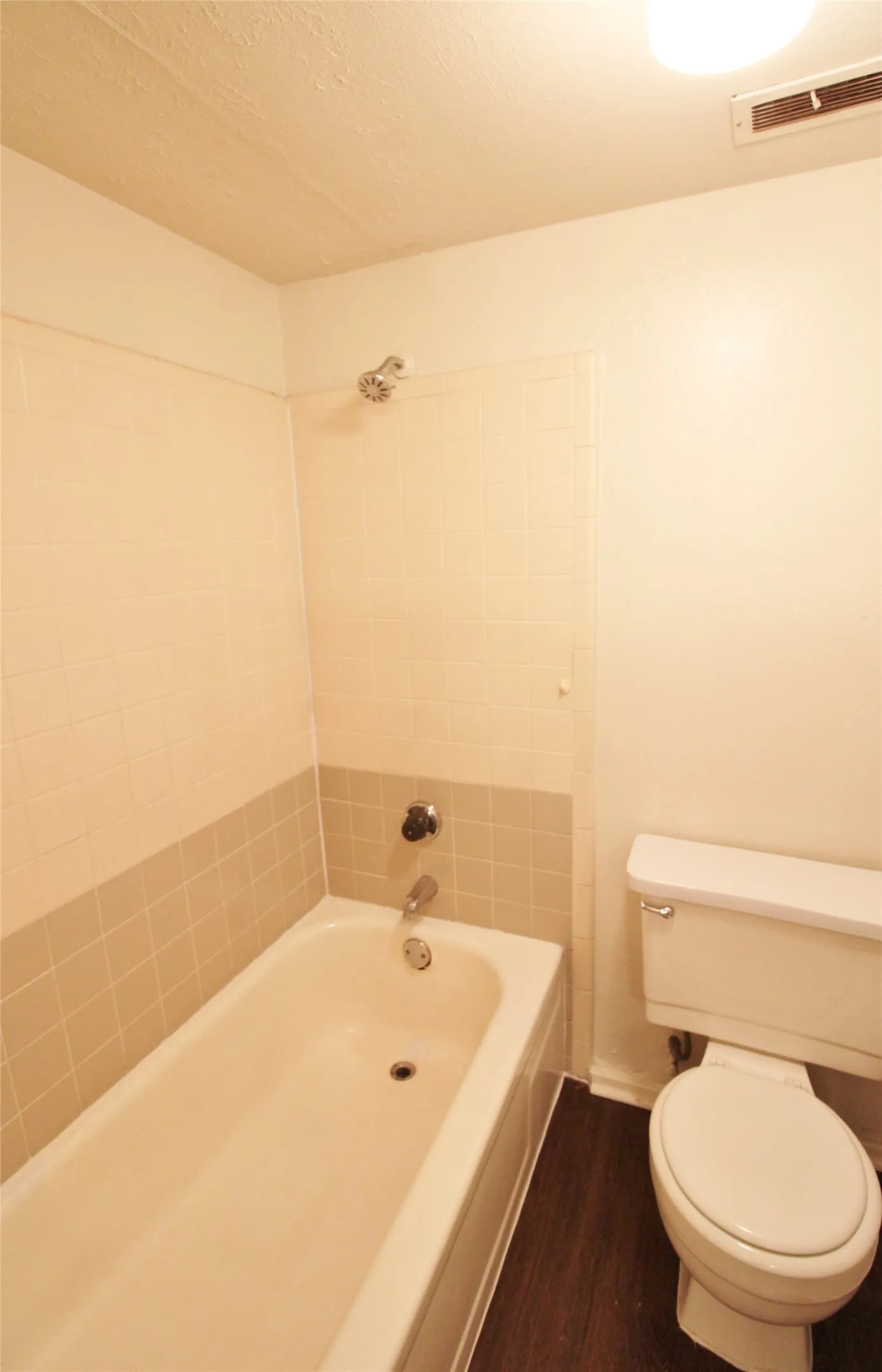 Duplex For Rent in Dallas County , 405 Pogue Street, Cedar Hill, Texas 75104, 2 Bedroom, 2 Bathroom, Garage spaces, 1,152 Sqft, built in 1982, mls#21330606, Real Estate Agent in Cedar Hill, Homes For Rent in Dallas county, Homes For Rent in Cedar Hill, Realtor in Cedar Hill Texas, Real Estate Brokerage Independent Realty Texas, Luminita Cordes Realtor