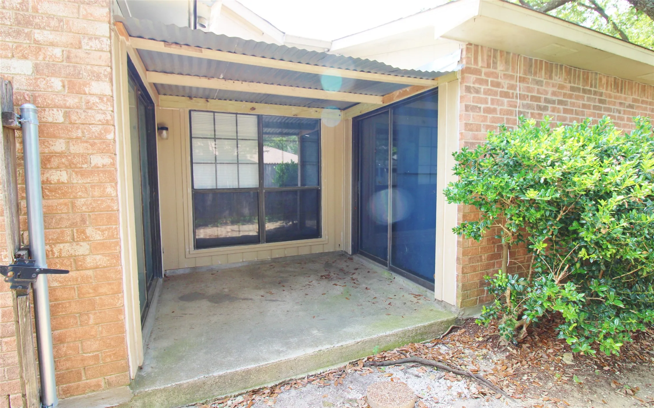 Duplex For Rent in Dallas County , 405 Pogue Street, Cedar Hill, Texas 75104, 2 Bedroom, 2 Bathroom, Garage spaces, 1,152 Sqft, built in 1982, mls#21330606, Real Estate Agent in Cedar Hill, Homes For Rent in Dallas county, Homes For Rent in Cedar Hill, Realtor in Cedar Hill Texas, Real Estate Brokerage Independent Realty Texas, Luminita Cordes Realtor