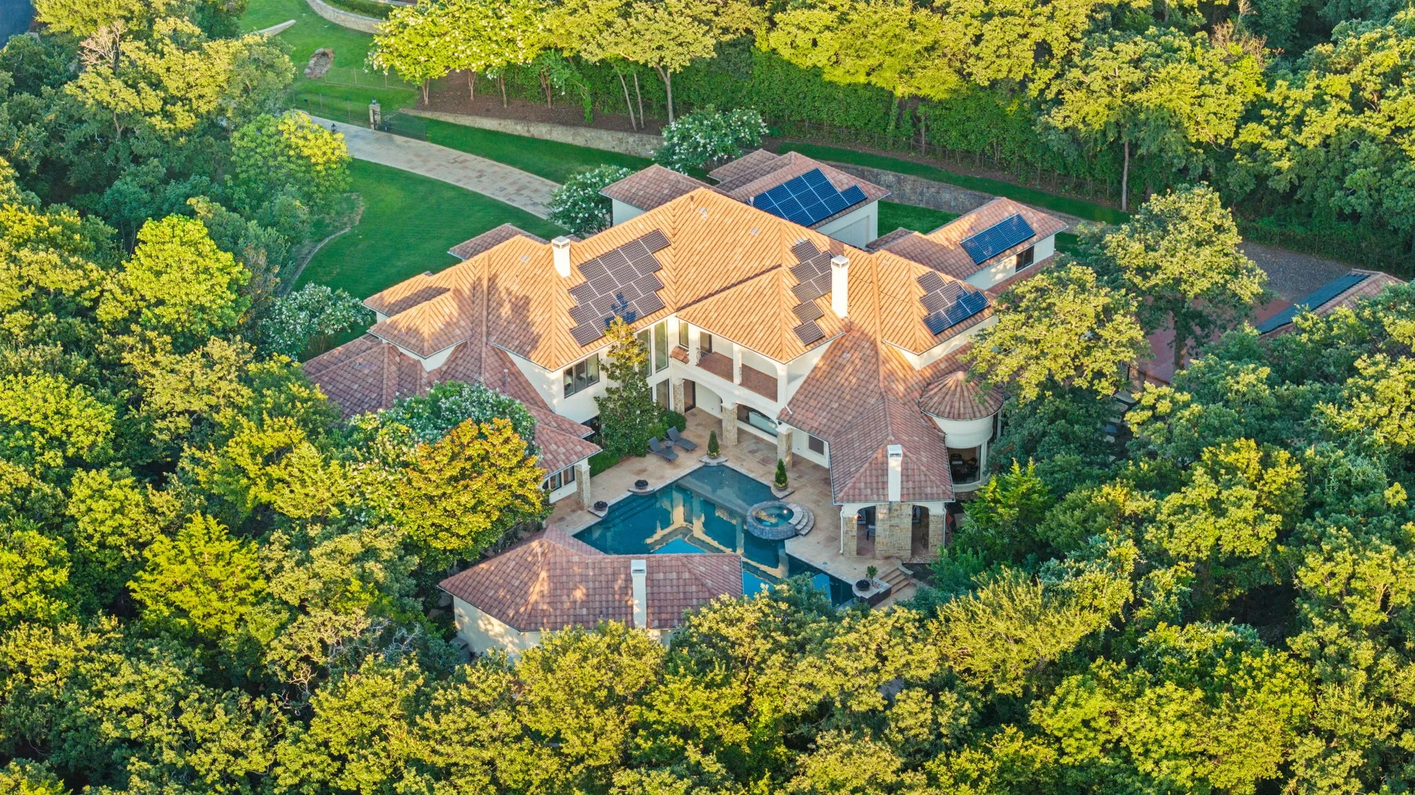 Single Family Residence For Sale in Tarrant County , 855 Harbor Court, Southlake, Texas 76092, 6 Bedroom, 11 Bathroom, 9 Garage spaces, 8,607 Sqft, built in 2009, mls#21275122, Real Estate Agent in Southlake, Homes For Sale in Tarrant county, Homes For Sale in Southlake, Realtor in Southlake Texas, Real Estate Brokerage Independent Realty Texas, Luminita Cordes Realtor