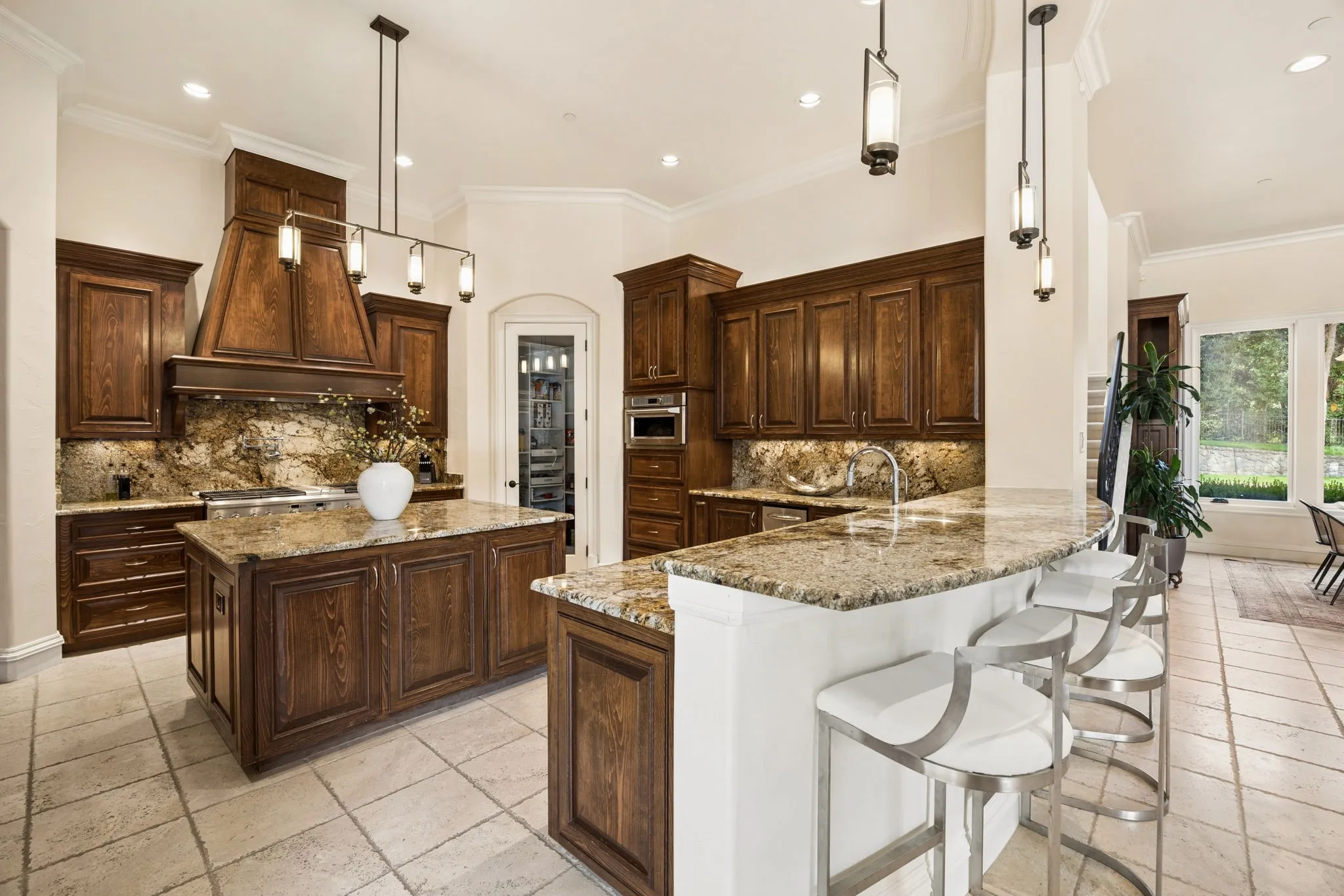 Single Family Residence For Sale in Tarrant County , 855 Harbor Court, Southlake, Texas 76092, 6 Bedroom, 11 Bathroom, 9 Garage spaces, 8,607 Sqft, built in 2009, mls#21275122, Real Estate Agent in Southlake, Homes For Sale in Tarrant county, Homes For Sale in Southlake, Realtor in Southlake Texas, Real Estate Brokerage Independent Realty Texas, Luminita Cordes Realtor
