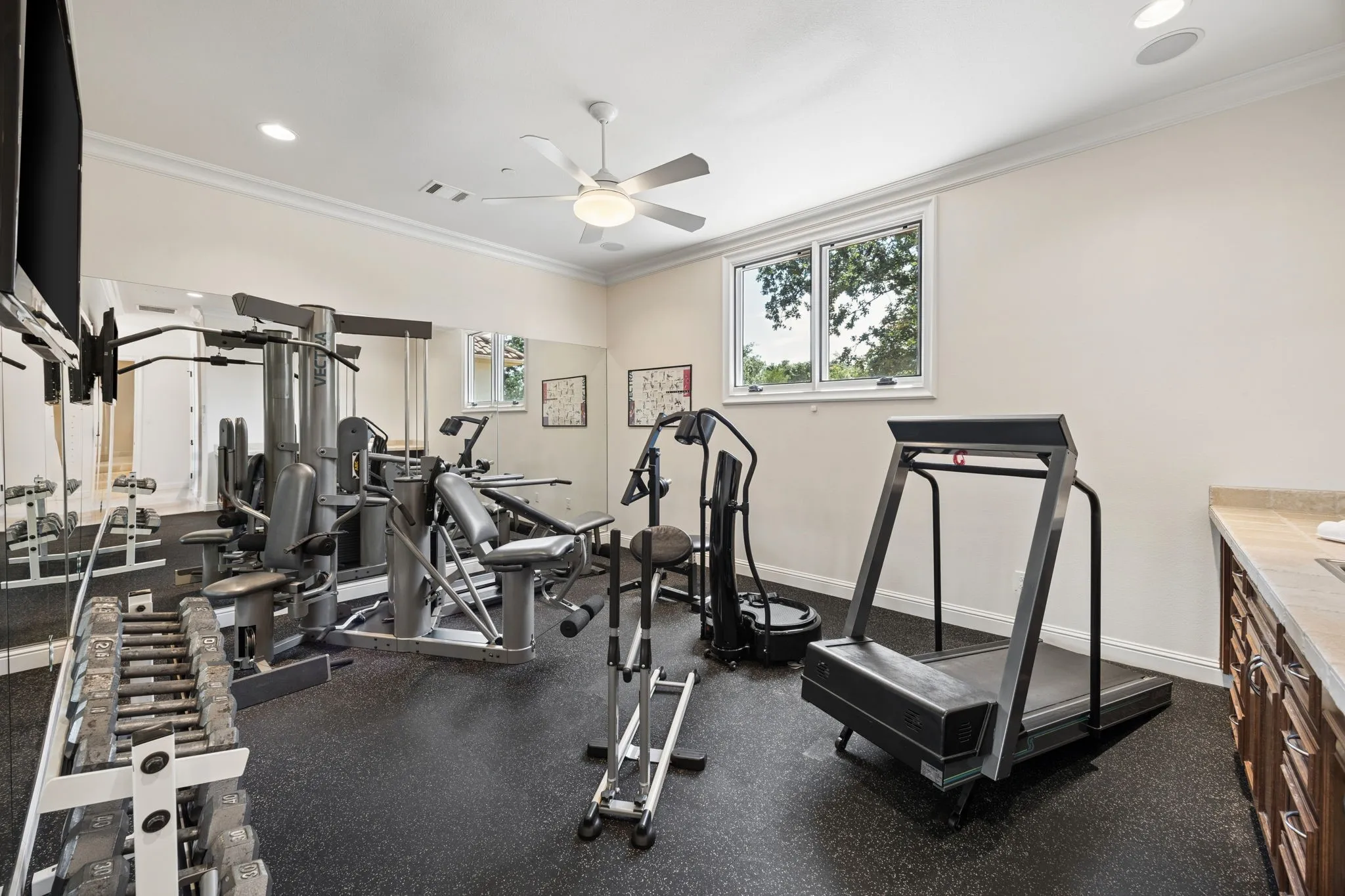 Single Family Residence For Sale in Tarrant County , 855 Harbor Court, Southlake, Texas 76092, 6 Bedroom, 11 Bathroom, 9 Garage spaces, 8,607 Sqft, built in 2009, mls#21275122, Real Estate Agent in Southlake, Homes For Sale in Tarrant county, Homes For Sale in Southlake, Realtor in Southlake Texas, Real Estate Brokerage Independent Realty Texas, Luminita Cordes Realtor
