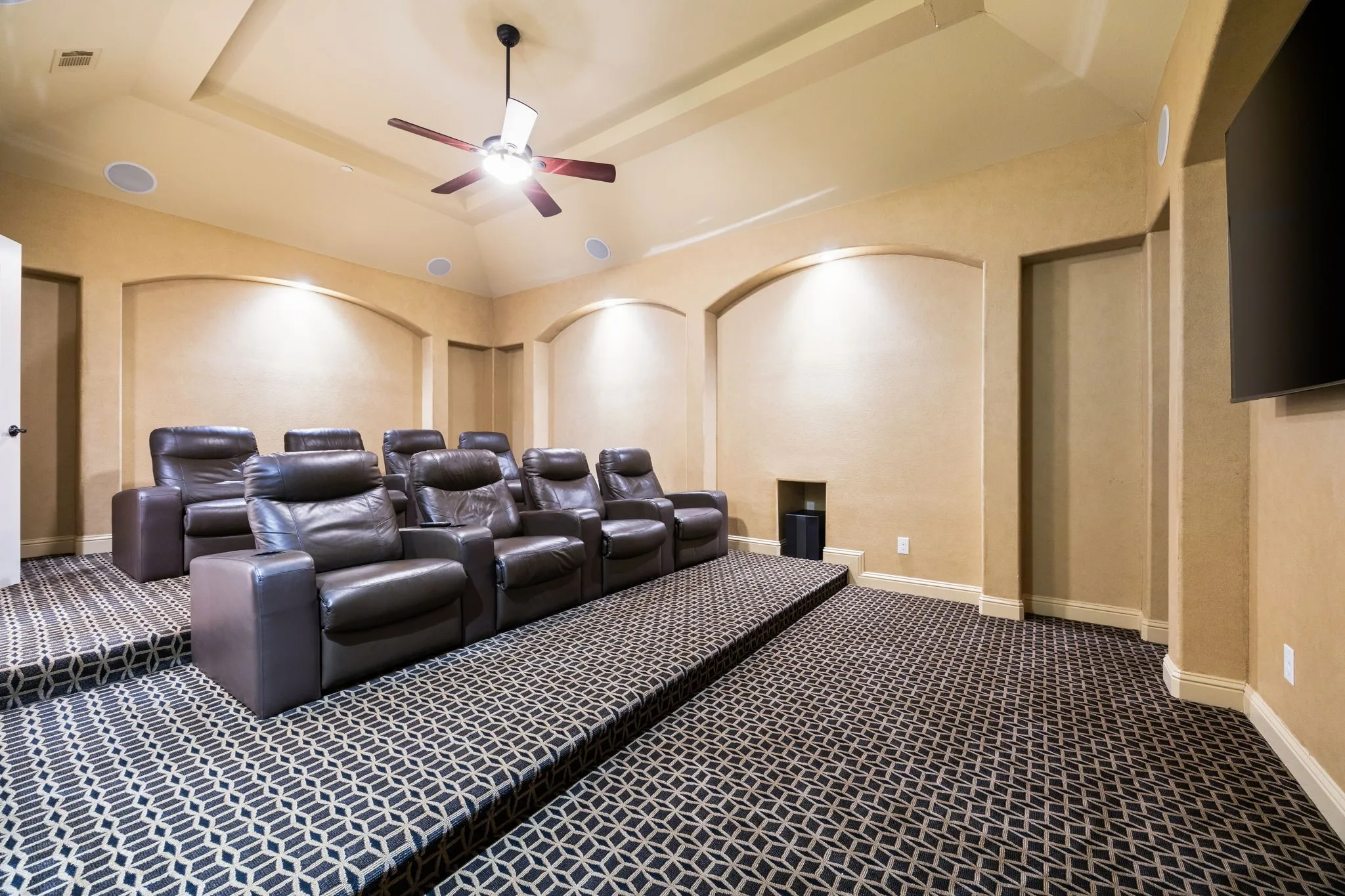 Single Family Residence For Sale in Tarrant County , 855 Harbor Court, Southlake, Texas 76092, 6 Bedroom, 11 Bathroom, 9 Garage spaces, 8,607 Sqft, built in 2009, mls#21275122, Real Estate Agent in Southlake, Homes For Sale in Tarrant county, Homes For Sale in Southlake, Realtor in Southlake Texas, Real Estate Brokerage Independent Realty Texas, Luminita Cordes Realtor