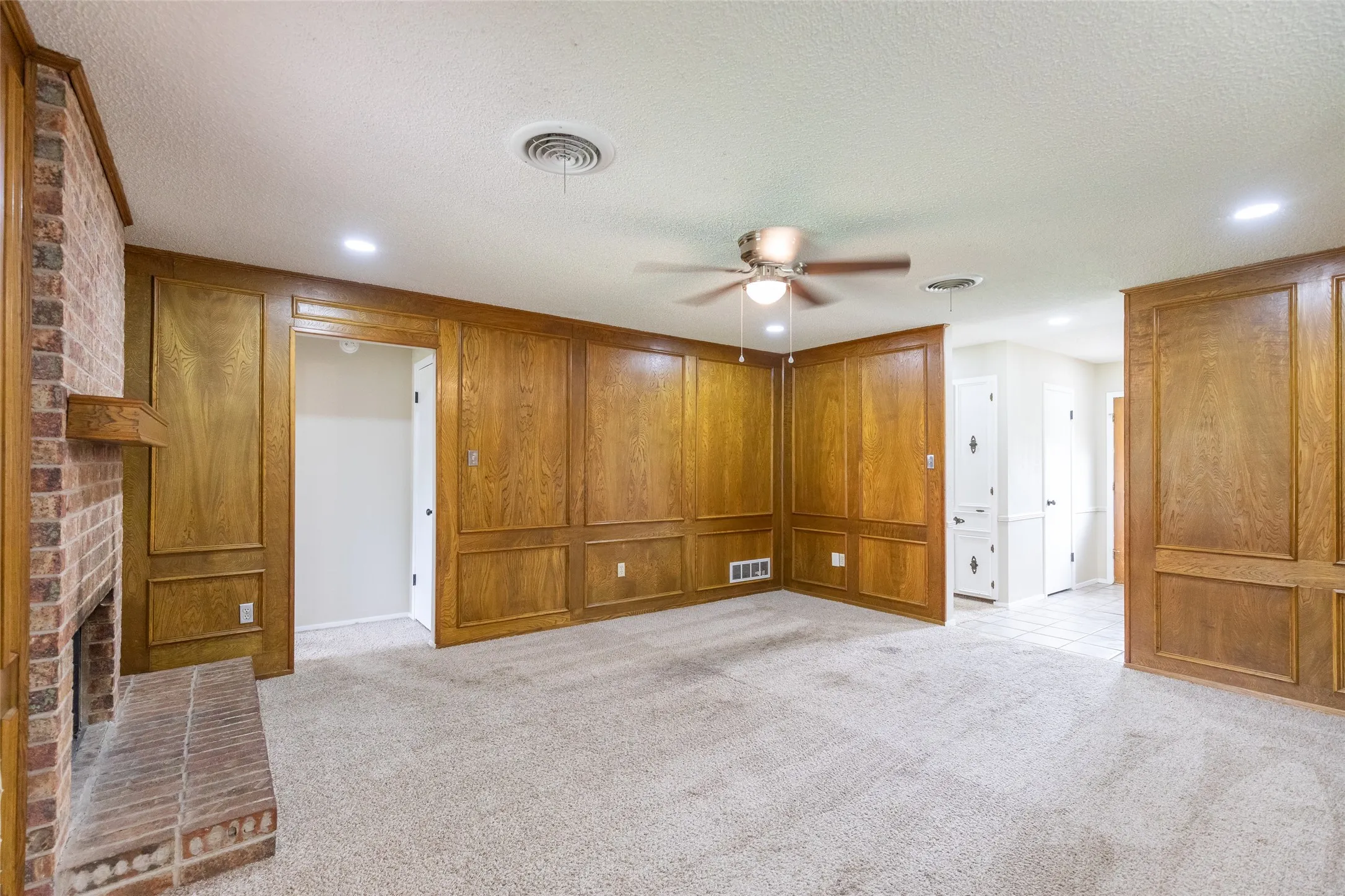 Single Family Residence For Sale in Taylor County , 2934 Arlington Avenue, Abilene, Texas 79606, 4 Bedroom, 2 Bathroom, 2 Garage spaces, 1,453 Sqft, built in 1976, mls#21330048, Real Estate Agent in Abilene, Homes For Sale in Taylor county, Homes For Sale in Abilene, Realtor in Abilene Texas, Real Estate Brokerage Independent Realty Texas, Luminita Cordes Realtor