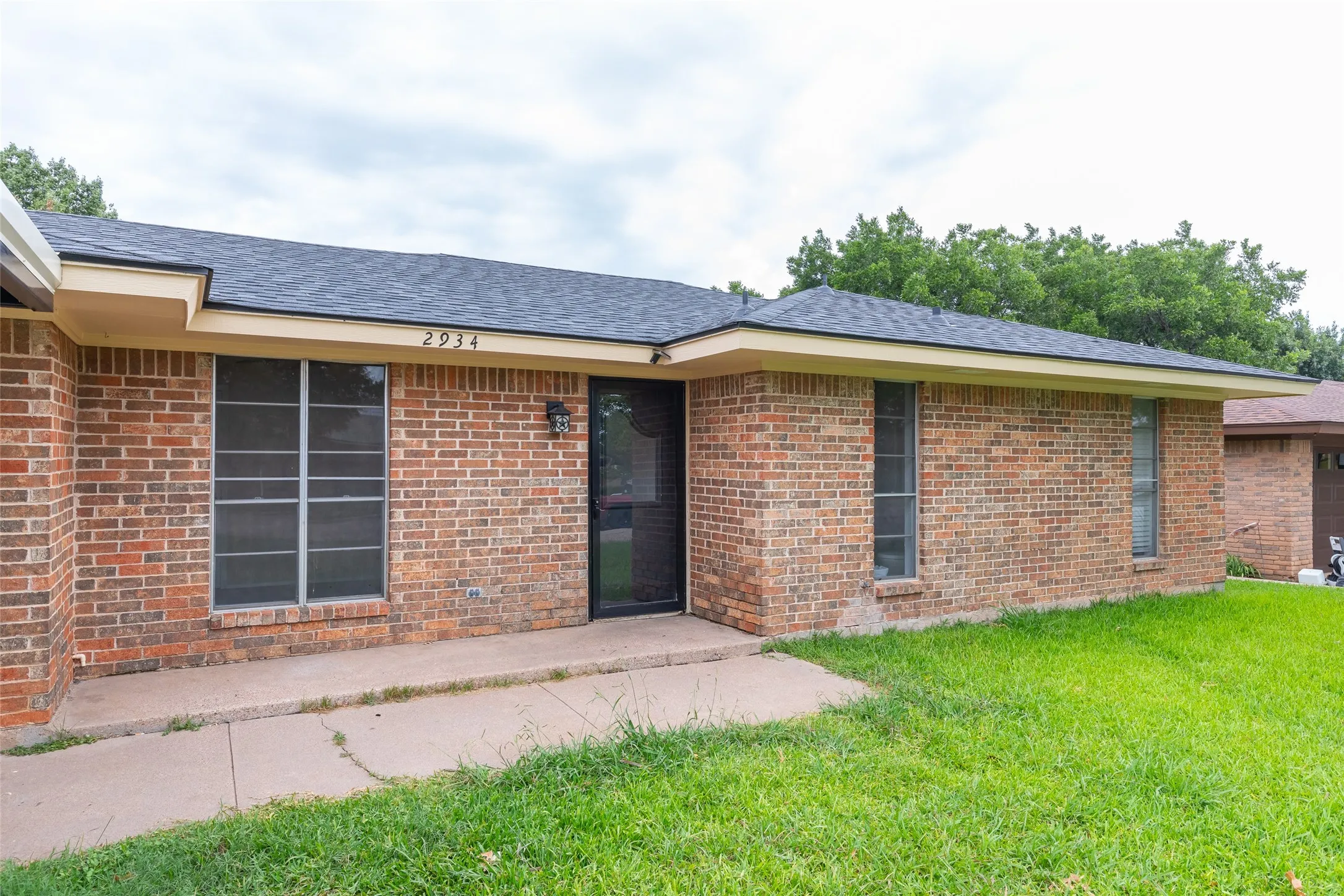 Single Family Residence For Sale in Taylor County , 2934 Arlington Avenue, Abilene, Texas 79606, 4 Bedroom, 2 Bathroom, 2 Garage spaces, 1,453 Sqft, built in 1976, mls#21330048, Real Estate Agent in Abilene, Homes For Sale in Taylor county, Homes For Sale in Abilene, Realtor in Abilene Texas, Real Estate Brokerage Independent Realty Texas, Luminita Cordes Realtor