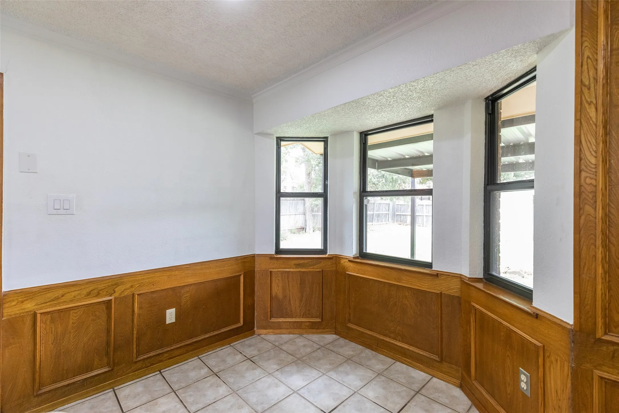 Single Family Residence For Sale in Taylor County , 2934 Arlington Avenue, Abilene, Texas 79606, 4 Bedroom, 2 Bathroom, 2 Garage spaces, 1,453 Sqft, built in 1976, mls#21330048, Real Estate Agent in Abilene, Homes For Sale in Taylor county, Homes For Sale in Abilene, Realtor in Abilene Texas, Real Estate Brokerage Independent Realty Texas, Luminita Cordes Realtor