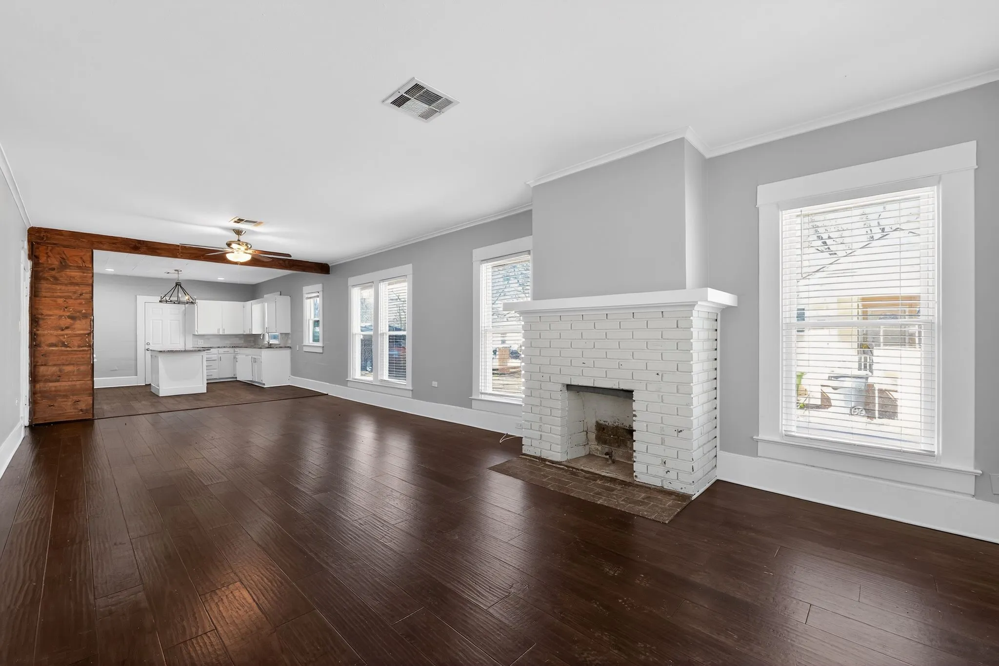 Single Family Residence For Sale in Mc Lennan County , 528 N 31st Street, Waco, Texas 76707, 3 Bedroom, 2 Bathroom, 1 Garage spaces, 1,388 Sqft, built in 1925, mls#21330610, Real Estate Agent in Waco, Homes For Sale in Mc Lennan county, Homes For Sale in Waco, Realtor in Waco Texas, Real Estate Brokerage Independent Realty Texas, Luminita Cordes Realtor