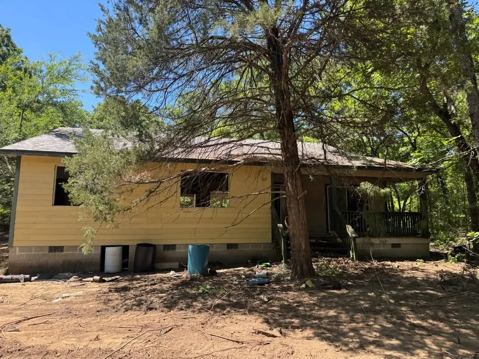 Single Family Residence For Sale in Van Zandt County , 690 Private Road 6926 Road, Eustace, Texas 75124, 3 Bedroom, 2 Bathroom, Garage spaces, 1,308 Sqft, built in 1996, mls#21330645, Real Estate Agent in Eustace, Homes For Sale in Van Zandt county, Homes For Sale in Eustace, Realtor in Eustace Texas, Real Estate Brokerage Independent Realty Texas, Luminita Cordes Realtor