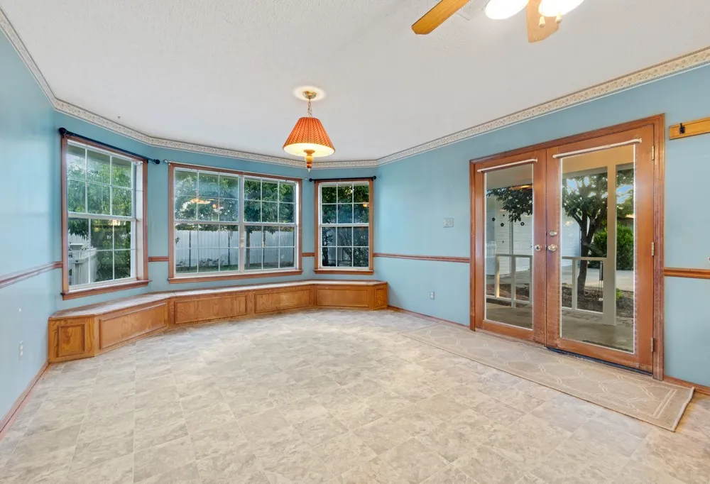 Single Family Residence For Sale in Denton County , 9861 Jim Christal Road, Denton, Texas 76249, 3 Bedroom, 3 Bathroom, 2 Garage spaces, 1,749 Sqft, built in 1994, mls#21324955, Real Estate Agent in Denton, Homes For Sale in Denton county, Homes For Sale in Denton, Realtor in Denton Texas, Real Estate Brokerage Independent Realty Texas, Luminita Cordes Realtor