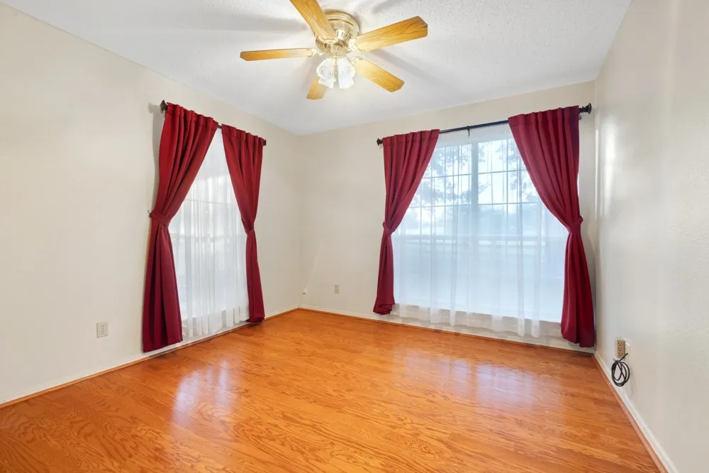 Secondary bedroom