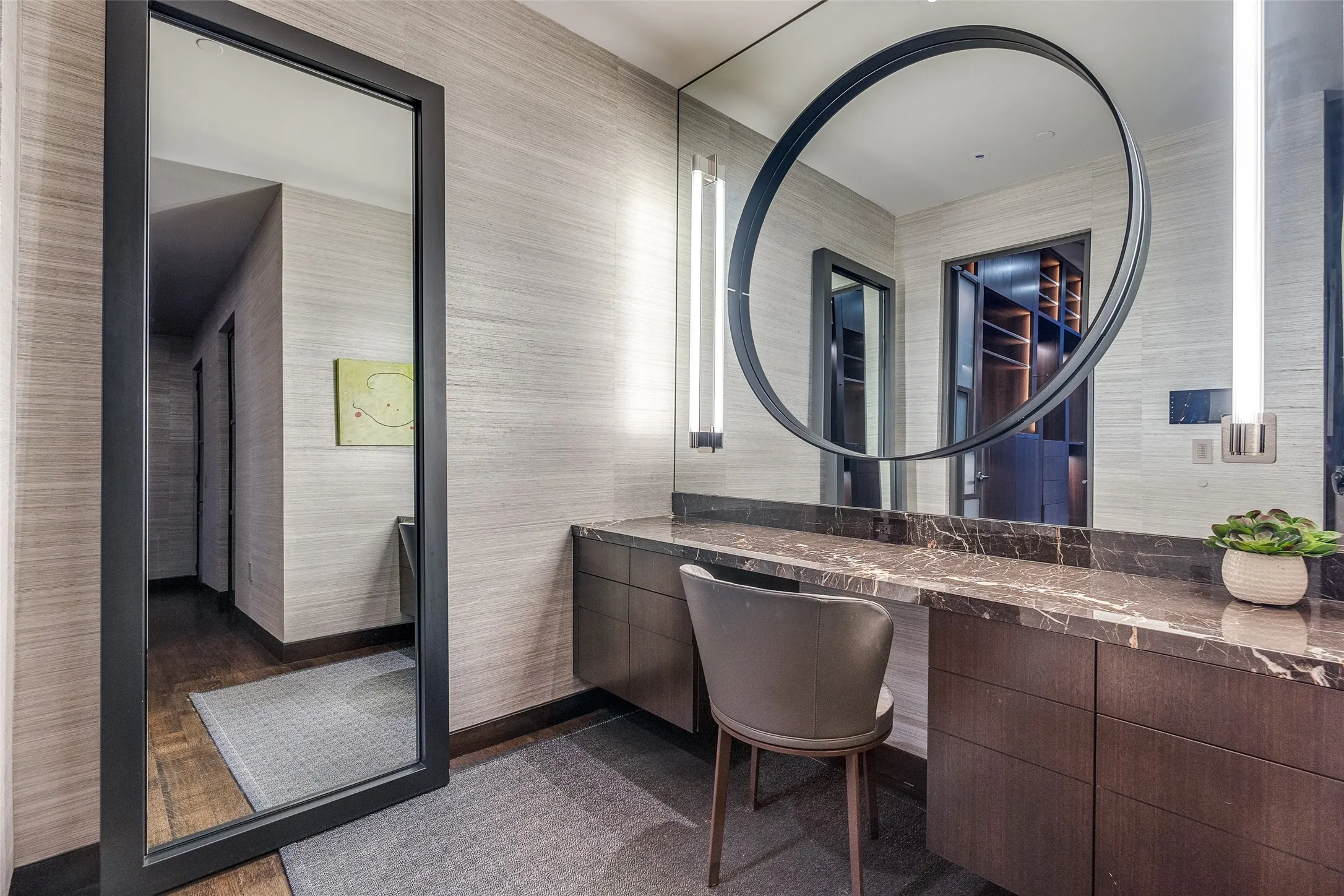 Primary Dressing Area