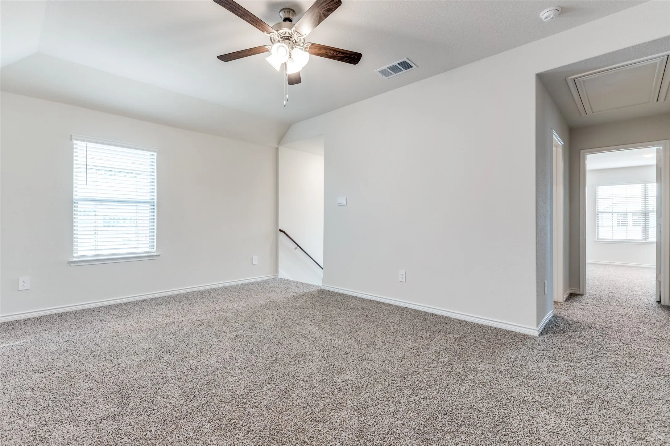 Single Family Residence For Rent in Denton County , 240 Kistler Drive, Little Elm, Texas 75068, 4 Bedroom, 3 Bathroom, 2 Garage spaces, 2,411 Sqft, built in 2024, mls#21329533, Real Estate Agent in Little Elm, Homes For Rent in Denton county, Homes For Rent in Little Elm, Realtor in Little Elm Texas, Real Estate Brokerage Independent Realty Texas, Luminita Cordes Realtor