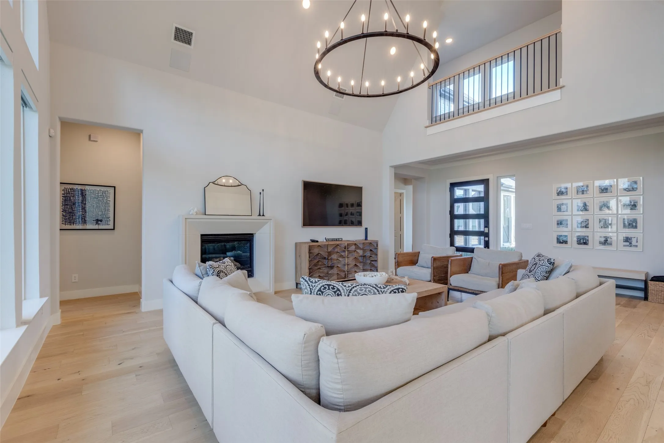 Single Family Residence For Sale in Collin County , 4027 Heatherton Drive, Celina, Texas 75009, 4 Bedroom, 5 Bathroom, 2 Garage spaces, 3,877 Sqft, built in 2021, Price $985,000, mls#21330714, Real Estate Agent in Celina, Homes For Sale in Collin county, Homes For Sale in Celina, Realtor in Celina Texas, Real Estate Brokerage Independent Realty Texas, Luminita Cordes Realtor