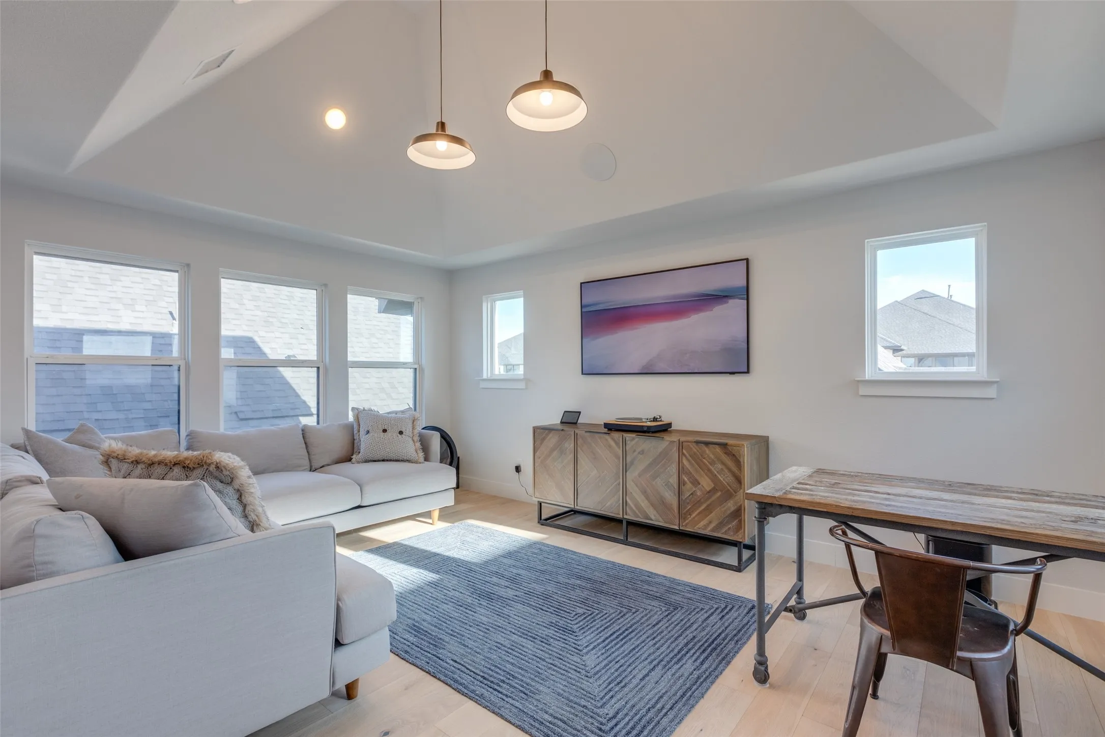Single Family Residence For Sale in Collin County , 4027 Heatherton Drive, Celina, Texas 75009, 4 Bedroom, 5 Bathroom, 2 Garage spaces, 3,877 Sqft, built in 2021, Price $985,000, mls#21330714, Real Estate Agent in Celina, Homes For Sale in Collin county, Homes For Sale in Celina, Realtor in Celina Texas, Real Estate Brokerage Independent Realty Texas, Luminita Cordes Realtor
