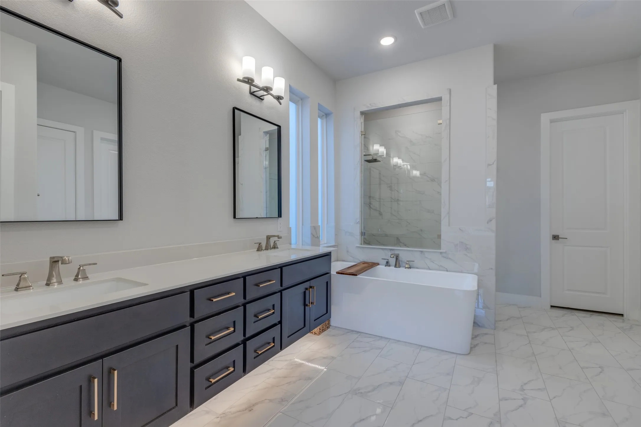 Single Family Residence For Sale in Collin County , 4027 Heatherton Drive, Celina, Texas 75009, 4 Bedroom, 5 Bathroom, 2 Garage spaces, 3,877 Sqft, built in 2021, Price $985,000, mls#21330714, Real Estate Agent in Celina, Homes For Sale in Collin county, Homes For Sale in Celina, Realtor in Celina Texas, Real Estate Brokerage Independent Realty Texas, Luminita Cordes Realtor