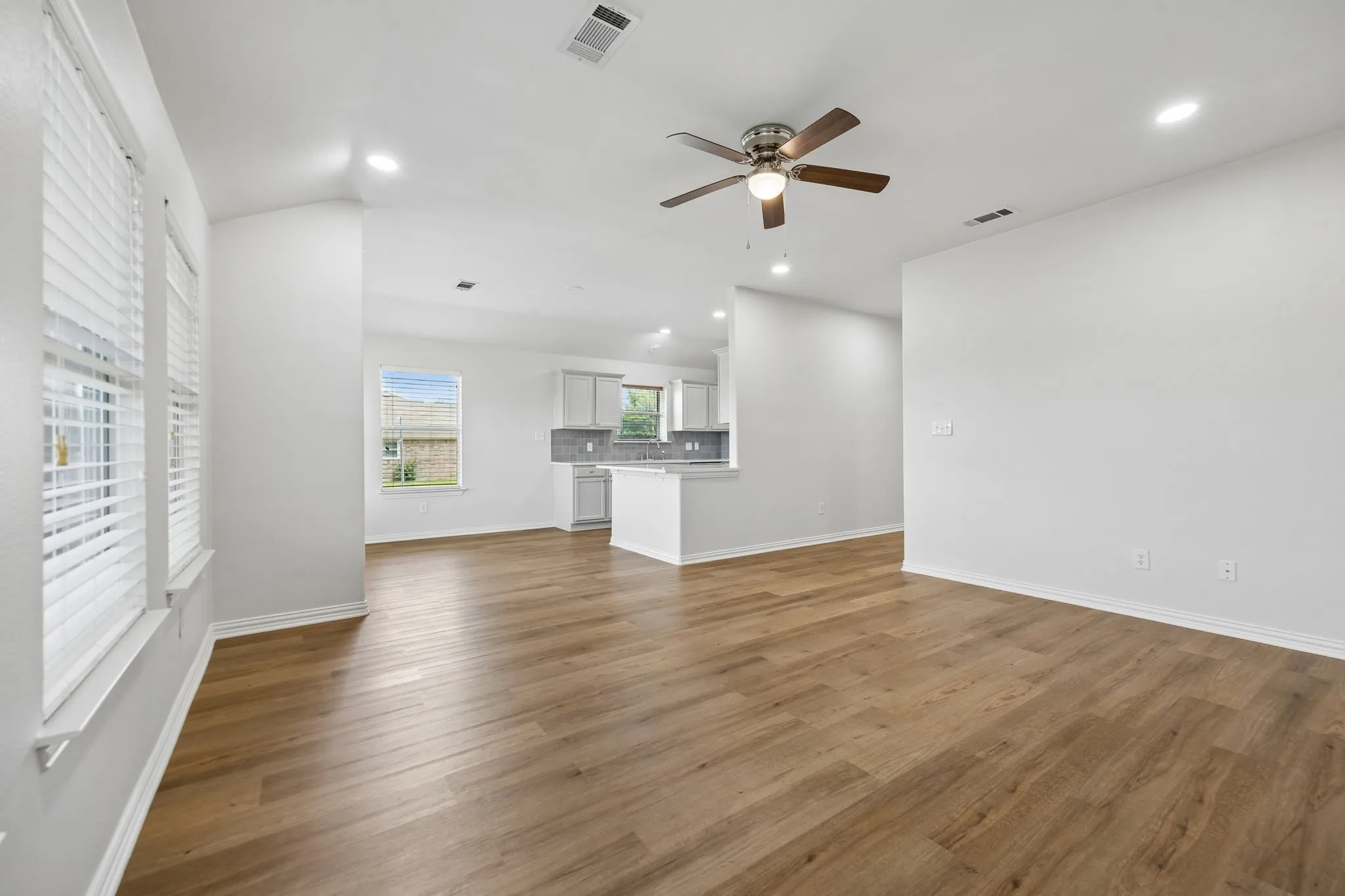 Single Family Residence For Sale in Collin County , 743 Cedar Cove Drive, Princeton, Texas 75407, 3 Bedroom, 2 Bathroom, 2 Garage spaces, 1,540 Sqft, built in 2005, mls#21330688, Real Estate Agent in Princeton, Homes For Sale in Collin county, Homes For Sale in Princeton, Realtor in Princeton Texas, Real Estate Brokerage Independent Realty Texas, Luminita Cordes Realtor