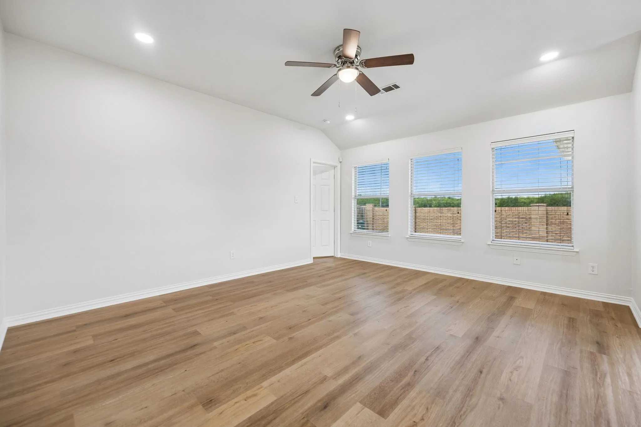 Single Family Residence For Sale in Collin County , 743 Cedar Cove Drive, Princeton, Texas 75407, 3 Bedroom, 2 Bathroom, 2 Garage spaces, 1,540 Sqft, built in 2005, mls#21330688, Real Estate Agent in Princeton, Homes For Sale in Collin county, Homes For Sale in Princeton, Realtor in Princeton Texas, Real Estate Brokerage Independent Realty Texas, Luminita Cordes Realtor