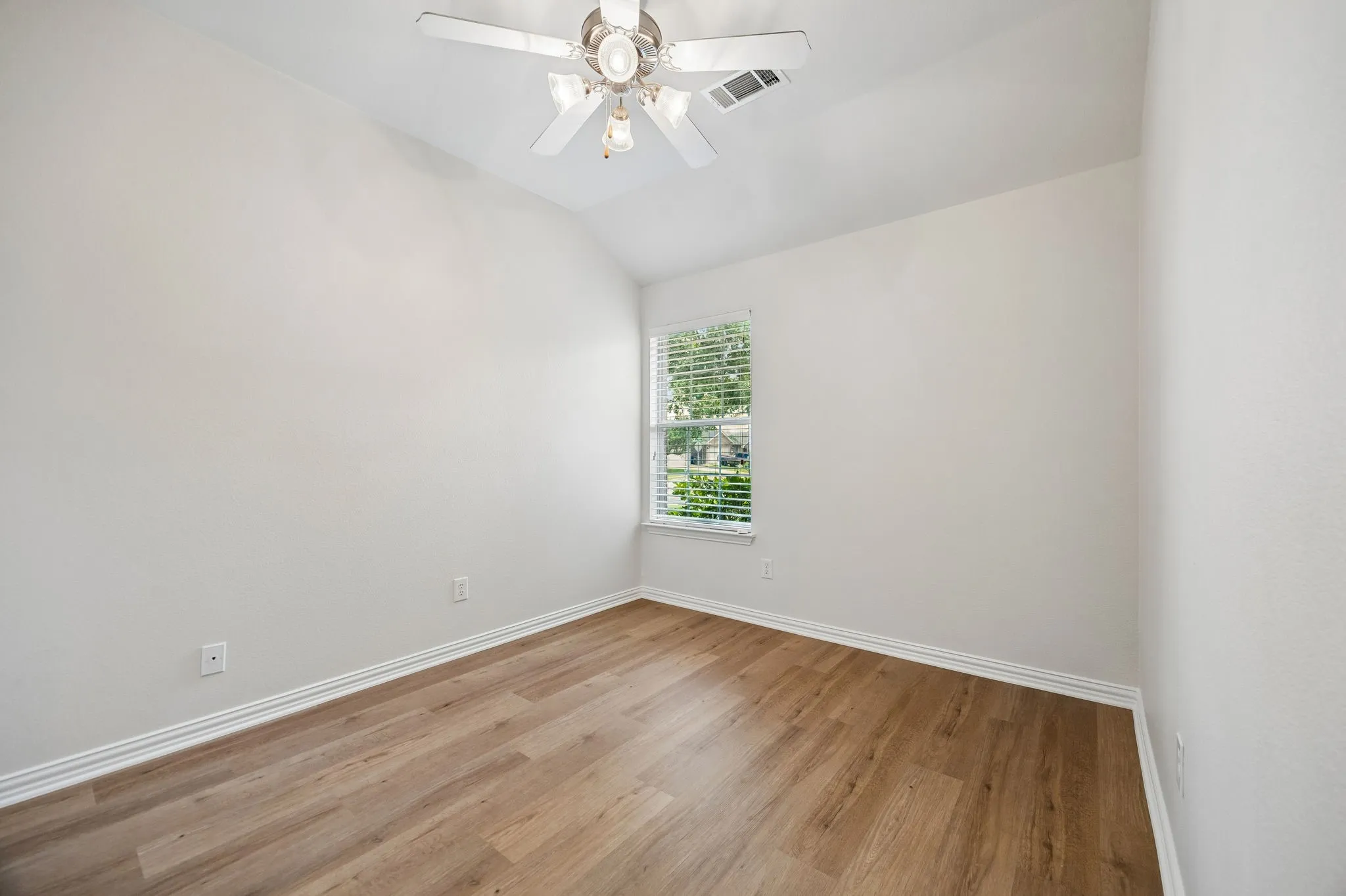 Single Family Residence For Sale in Collin County , 743 Cedar Cove Drive, Princeton, Texas 75407, 3 Bedroom, 2 Bathroom, 2 Garage spaces, 1,540 Sqft, built in 2005, mls#21330688, Real Estate Agent in Princeton, Homes For Sale in Collin county, Homes For Sale in Princeton, Realtor in Princeton Texas, Real Estate Brokerage Independent Realty Texas, Luminita Cordes Realtor