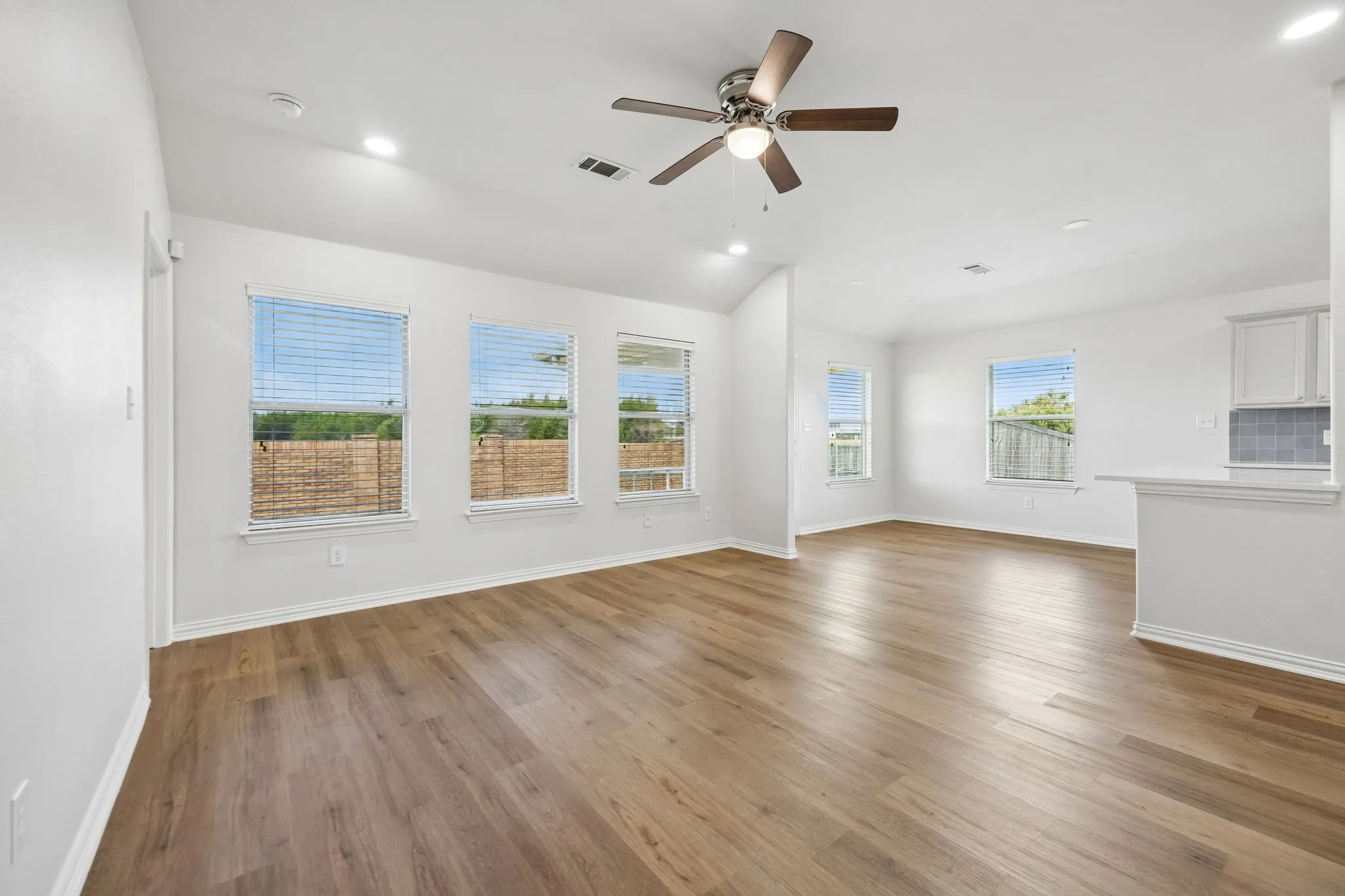 Single Family Residence For Sale in Collin County , 743 Cedar Cove Drive, Princeton, Texas 75407, 3 Bedroom, 2 Bathroom, 2 Garage spaces, 1,540 Sqft, built in 2005, mls#21330688, Real Estate Agent in Princeton, Homes For Sale in Collin county, Homes For Sale in Princeton, Realtor in Princeton Texas, Real Estate Brokerage Independent Realty Texas, Luminita Cordes Realtor