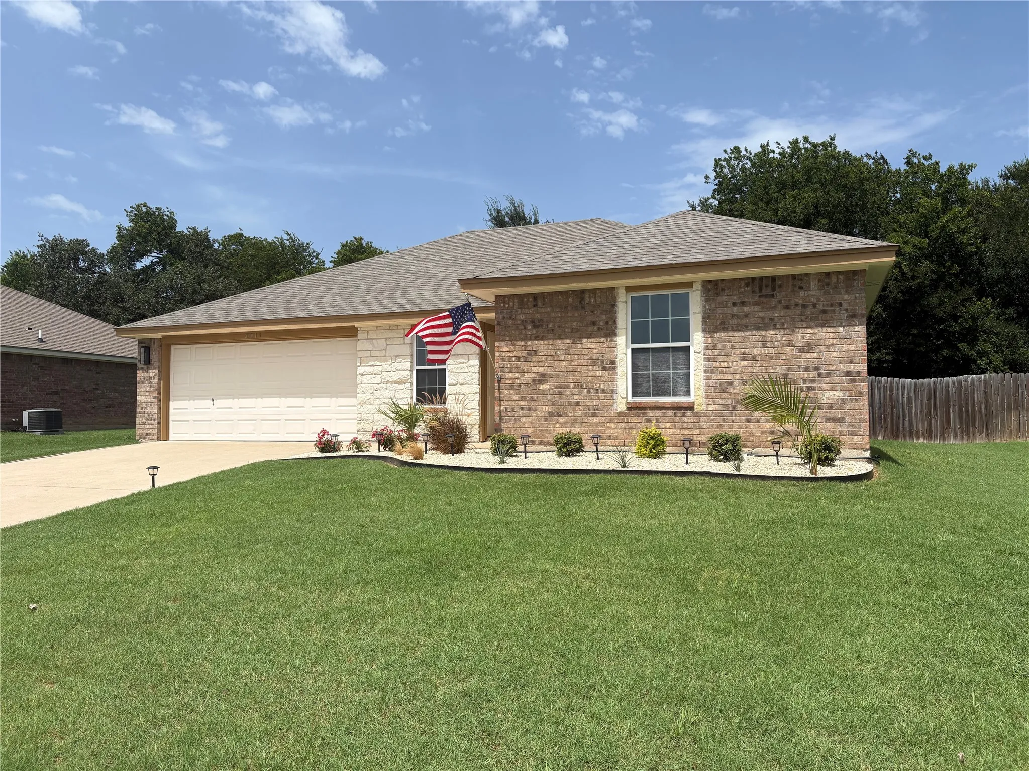 Single Family Residence For Sale in Mc Lennan County , 3011 Cricket Drive, Bellmead, Texas 76705, 3 Bedroom, 2 Bathroom, 2 Garage spaces, 1,646 Sqft, built in 2015, mls#21329759, Real Estate Agent in Bellmead, Homes For Sale in Mc Lennan county, Homes For Sale in Bellmead, Realtor in Bellmead Texas, Real Estate Brokerage Independent Realty Texas, Luminita Cordes Realtor