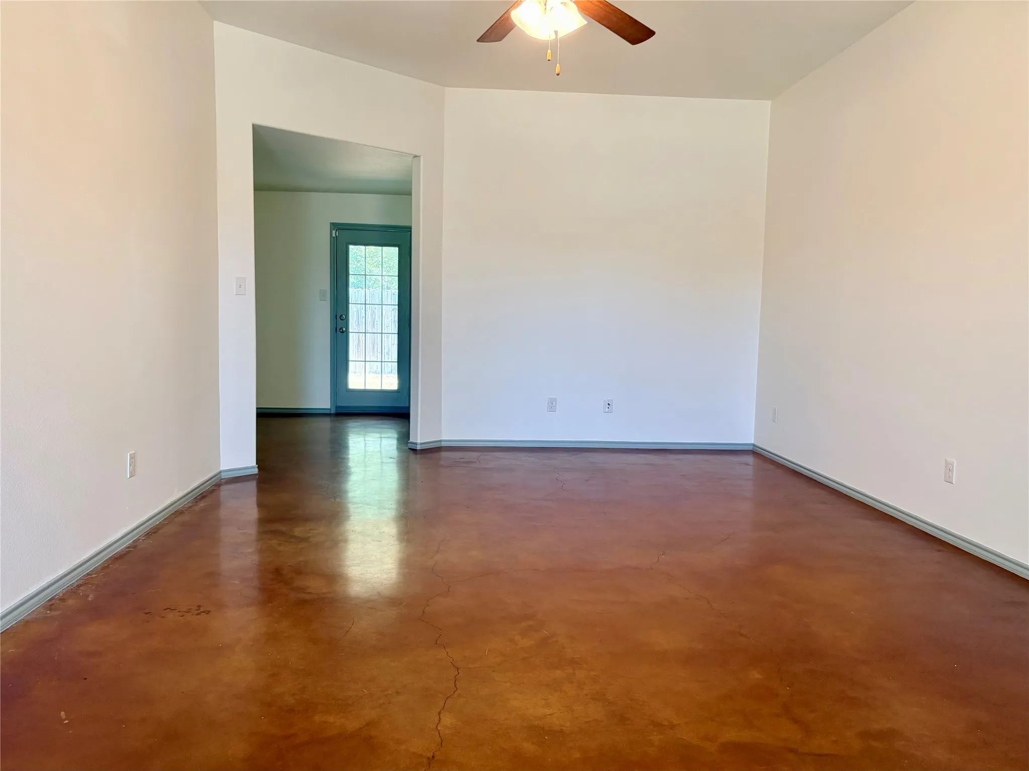 Single Family Residence For Sale in Mc Lennan County , 3011 Cricket Drive, Bellmead, Texas 76705, 3 Bedroom, 2 Bathroom, 2 Garage spaces, 1,646 Sqft, built in 2015, mls#21329759, Real Estate Agent in Bellmead, Homes For Sale in Mc Lennan county, Homes For Sale in Bellmead, Realtor in Bellmead Texas, Real Estate Brokerage Independent Realty Texas, Luminita Cordes Realtor