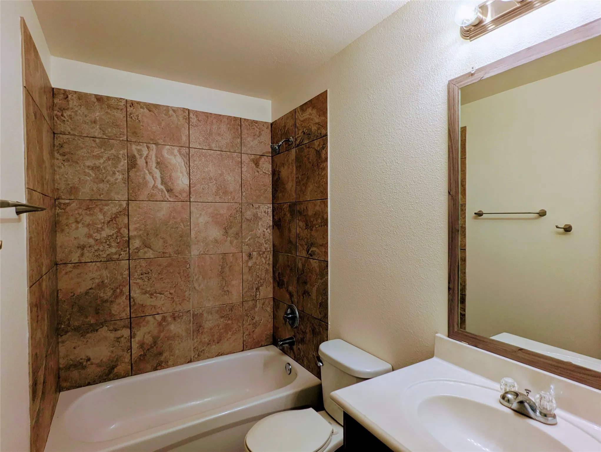 Single Family Residence For Sale in Mc Lennan County , 3011 Cricket Drive, Bellmead, Texas 76705, 3 Bedroom, 2 Bathroom, 2 Garage spaces, 1,646 Sqft, built in 2015, mls#21329759, Real Estate Agent in Bellmead, Homes For Sale in Mc Lennan county, Homes For Sale in Bellmead, Realtor in Bellmead Texas, Real Estate Brokerage Independent Realty Texas, Luminita Cordes Realtor