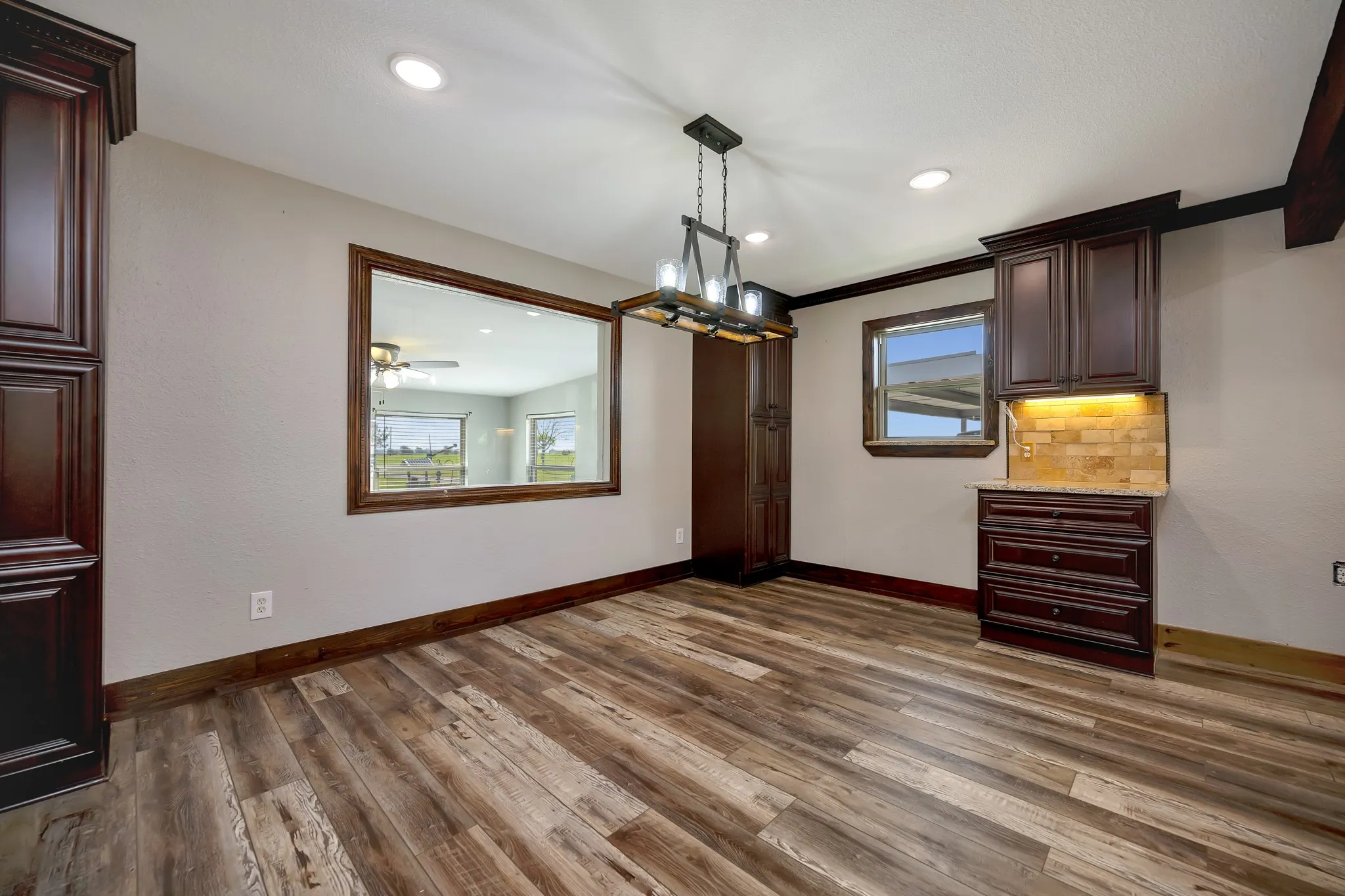 Single Family Residence For Sale in Cooke County , 2561 County Road 248, Valley View, Texas 76272, 4 Bedroom, 3 Bathroom, Garage spaces, 2,160 Sqft, built in 1986, mls#21322135, Real Estate Agent in Valley View, Homes For Sale in Cooke county, Homes For Sale in Valley View, Realtor in Valley View Texas, Real Estate Brokerage Independent Realty Texas, Luminita Cordes Realtor