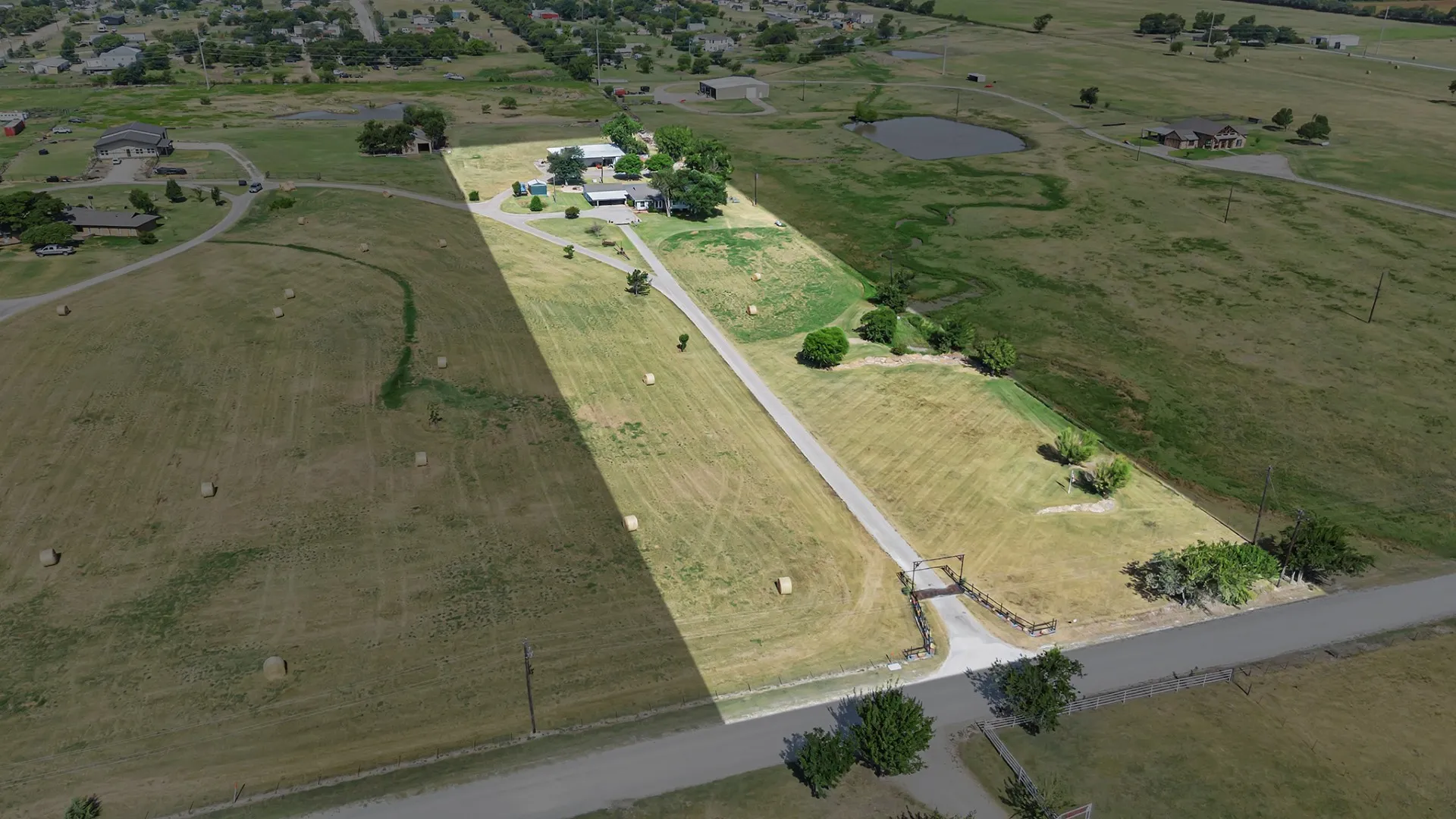 Single Family Residence For Sale in Cooke County , 2561 County Road 248, Valley View, Texas 76272, 4 Bedroom, 3 Bathroom, Garage spaces, 2,160 Sqft, built in 1986, mls#21322135, Real Estate Agent in Valley View, Homes For Sale in Cooke county, Homes For Sale in Valley View, Realtor in Valley View Texas, Real Estate Brokerage Independent Realty Texas, Luminita Cordes Realtor