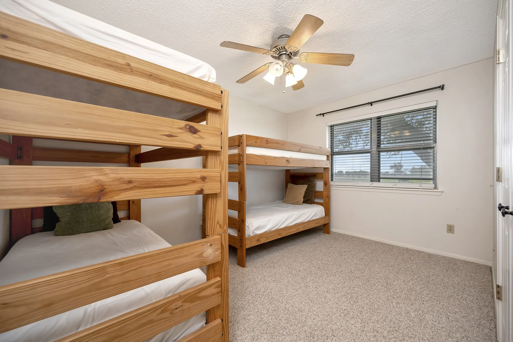 Single Family Residence For Sale in Cooke County , 2561 County Road 248, Valley View, Texas 76272, 4 Bedroom, 3 Bathroom, Garage spaces, 2,160 Sqft, built in 1986, mls#21322135, Real Estate Agent in Valley View, Homes For Sale in Cooke county, Homes For Sale in Valley View, Realtor in Valley View Texas, Real Estate Brokerage Independent Realty Texas, Luminita Cordes Realtor