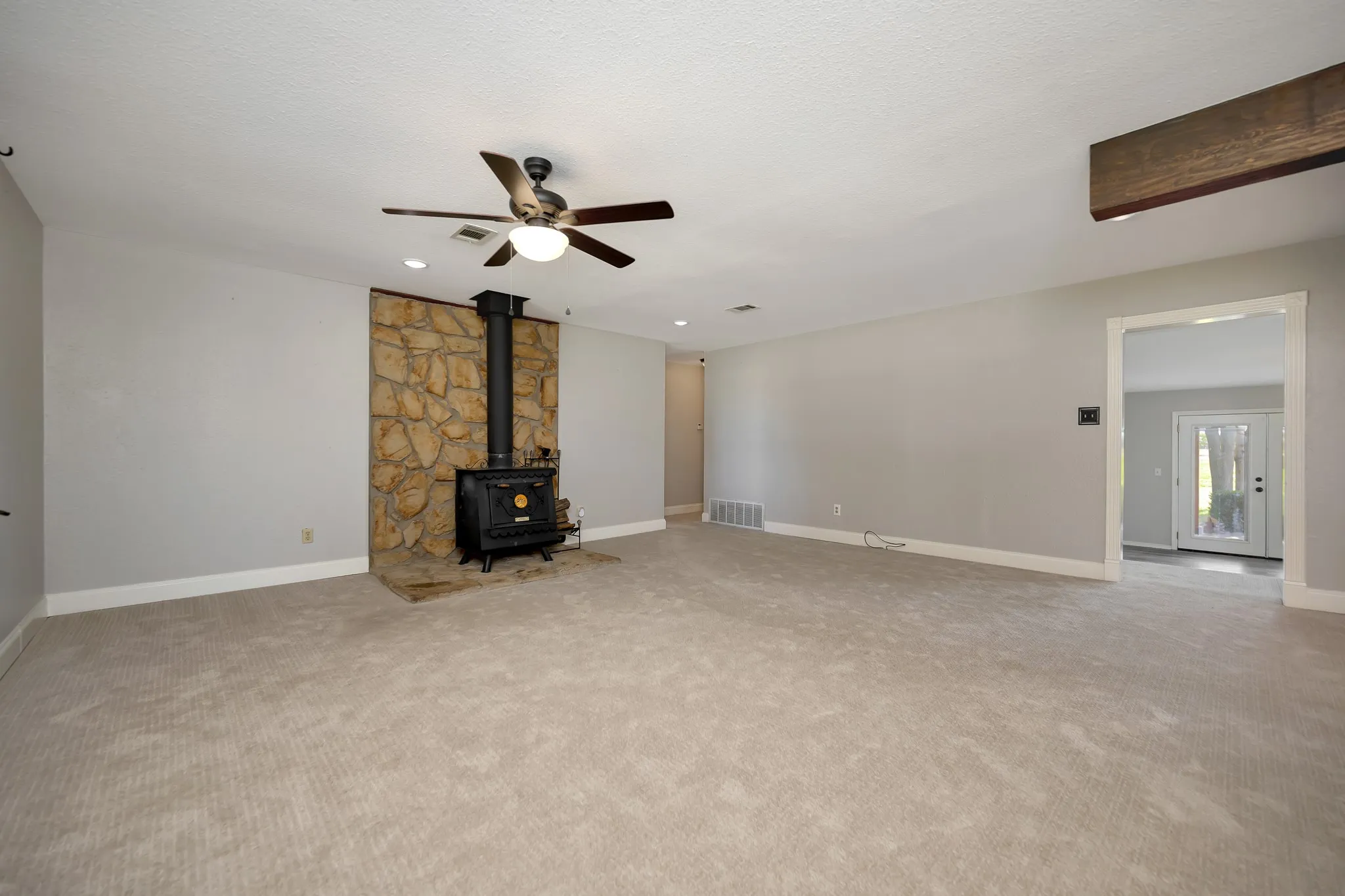 Single Family Residence For Sale in Cooke County , 2561 County Road 248, Valley View, Texas 76272, 4 Bedroom, 3 Bathroom, Garage spaces, 2,160 Sqft, built in 1986, mls#21322135, Real Estate Agent in Valley View, Homes For Sale in Cooke county, Homes For Sale in Valley View, Realtor in Valley View Texas, Real Estate Brokerage Independent Realty Texas, Luminita Cordes Realtor
