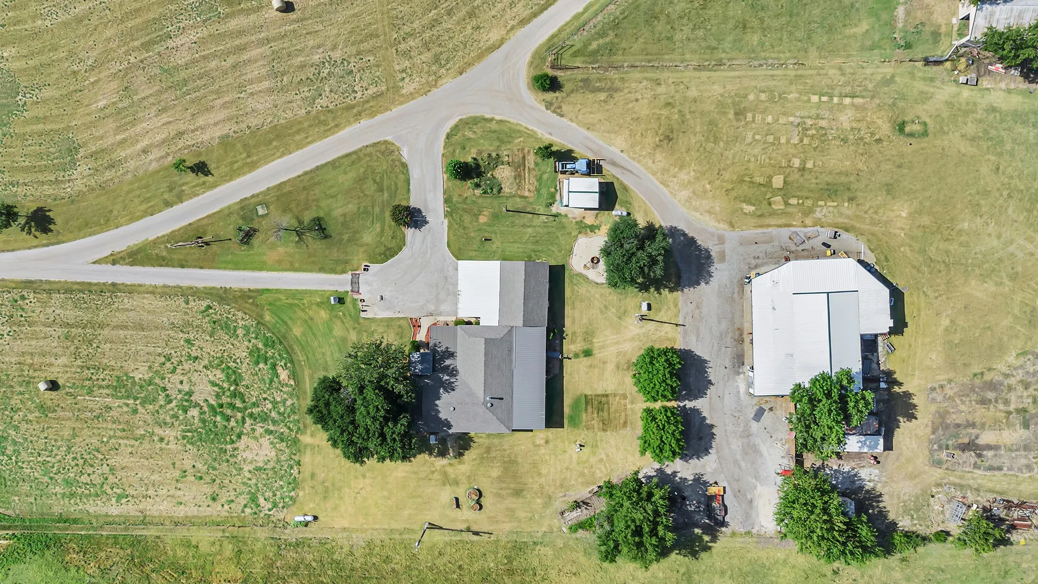 Single Family Residence For Sale in Cooke County , 2561 County Road 248, Valley View, Texas 76272, 4 Bedroom, 3 Bathroom, Garage spaces, 2,160 Sqft, built in 1986, mls#21322135, Real Estate Agent in Valley View, Homes For Sale in Cooke county, Homes For Sale in Valley View, Realtor in Valley View Texas, Real Estate Brokerage Independent Realty Texas, Luminita Cordes Realtor