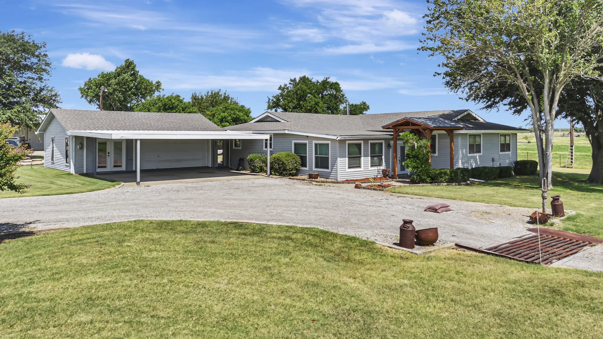 Single Family Residence For Sale in Cooke County , 2561 County Road 248, Valley View, Texas 76272, 4 Bedroom, 3 Bathroom, Garage spaces, 2,160 Sqft, built in 1986, mls#21322135, Real Estate Agent in Valley View, Homes For Sale in Cooke county, Homes For Sale in Valley View, Realtor in Valley View Texas, Real Estate Brokerage Independent Realty Texas, Luminita Cordes Realtor