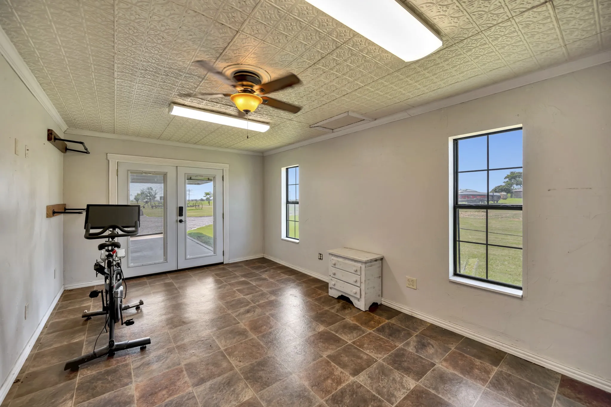 Single Family Residence For Sale in Cooke County , 2561 County Road 248, Valley View, Texas 76272, 4 Bedroom, 3 Bathroom, Garage spaces, 2,160 Sqft, built in 1986, mls#21322135, Real Estate Agent in Valley View, Homes For Sale in Cooke county, Homes For Sale in Valley View, Realtor in Valley View Texas, Real Estate Brokerage Independent Realty Texas, Luminita Cordes Realtor