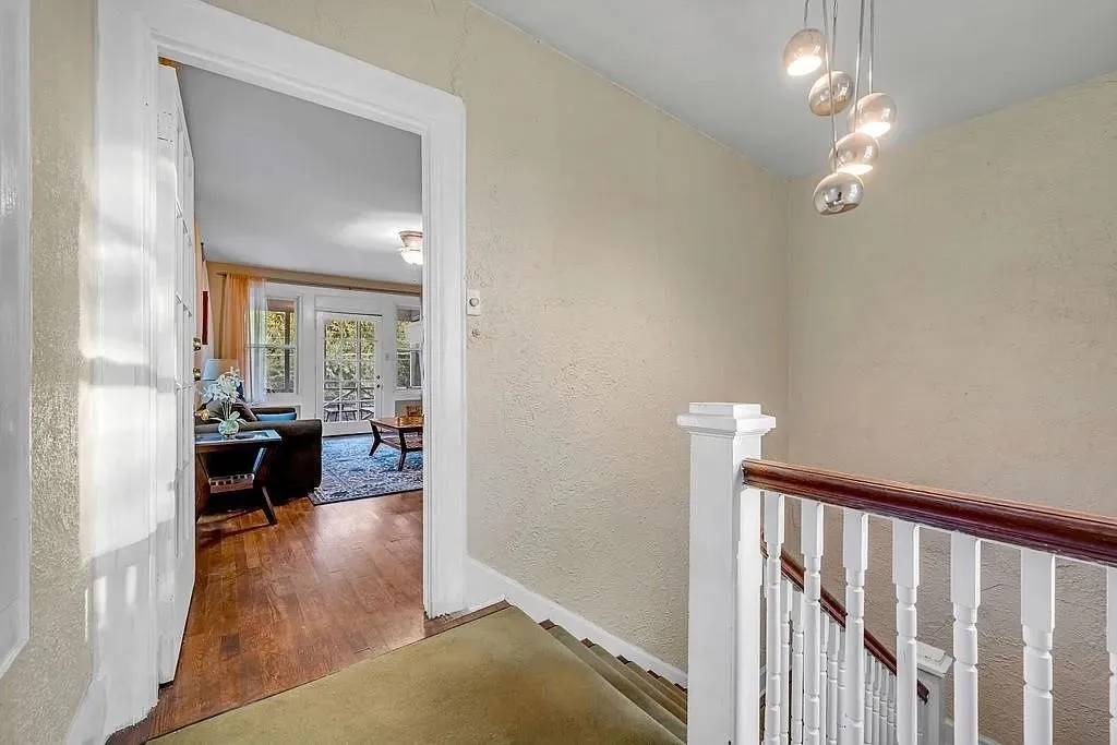 Single Family Residence For Sale in Dallas County , 4301 Vandelia Street, Dallas, Texas 75219, 6 Bedroom, 4 Bathroom, 2 Garage spaces, 3,524 Sqft, built in 1924, mls#21330522, Real Estate Agent in Dallas, Homes For Sale in Dallas county, Homes For Sale in Dallas, Realtor in Dallas Texas, Real Estate Brokerage Independent Realty Texas, Luminita Cordes Realtor